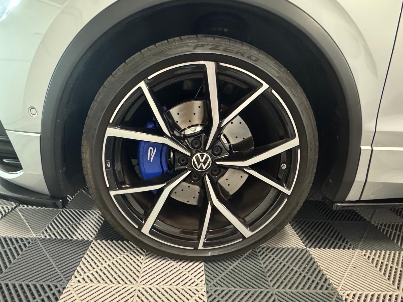 VW Tiguan 2.0TSI R 4Motion DSG-image-23