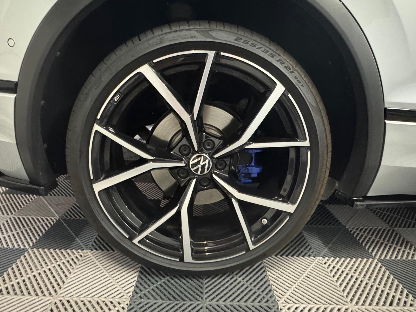 VW Tiguan 2.0TSI R 4Motion DSG-image-22