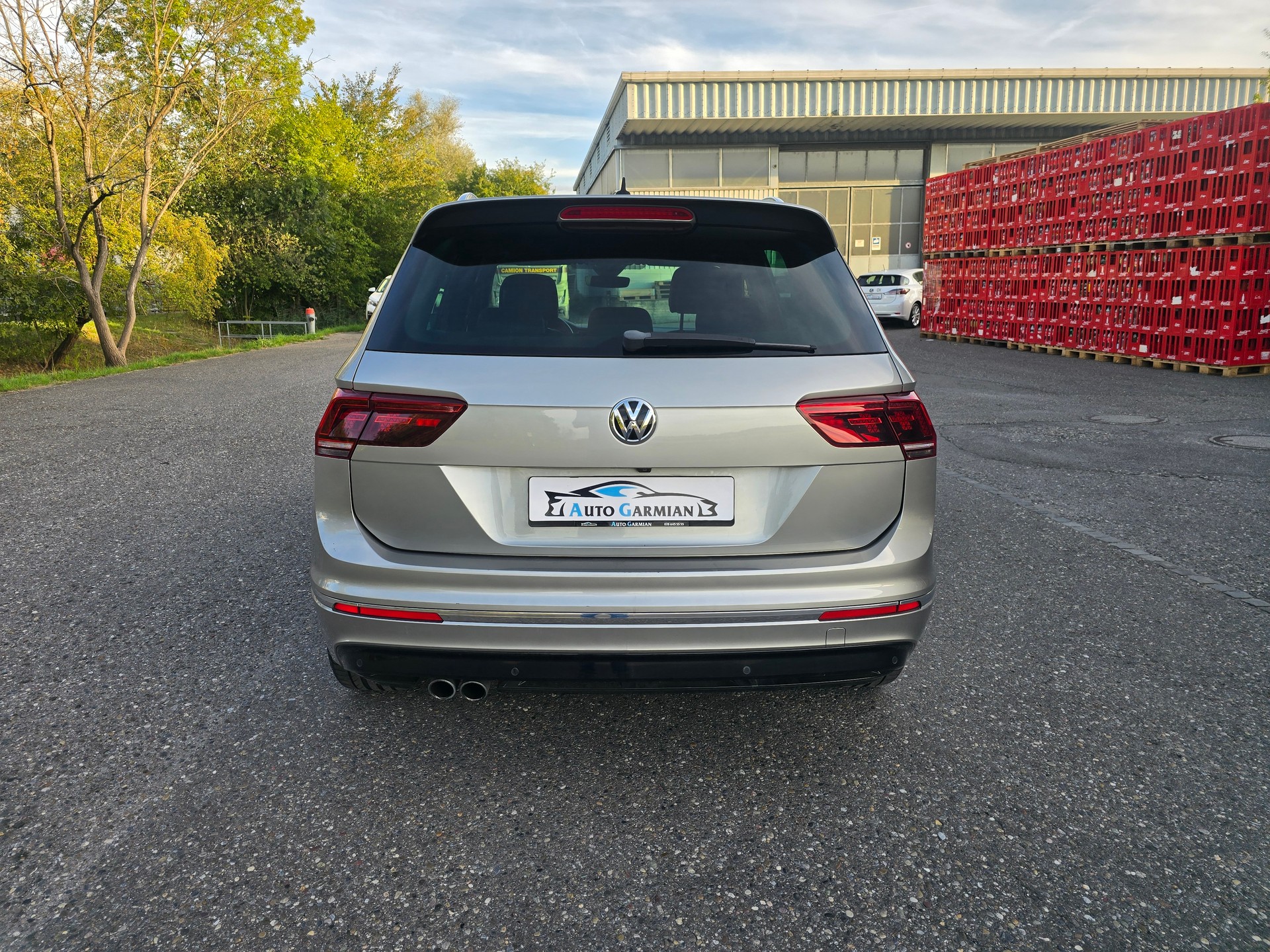 VW Tiguan 2.0TSI R-Line Highline 4Motion DSG-showroom-element-3