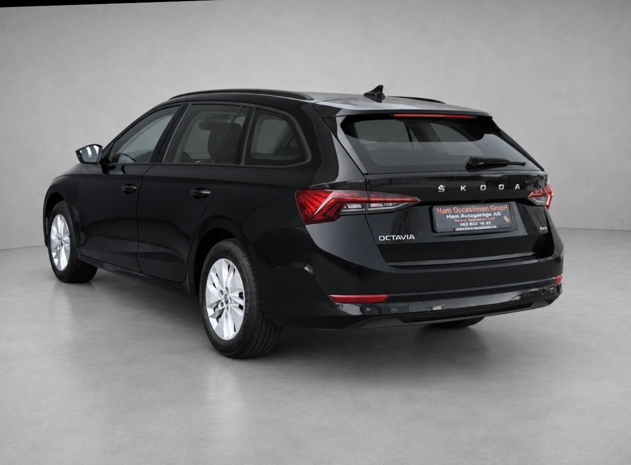 SKODA Octavia Combi 2.0 TDI DSG Ambition 4x4-showroom-element-2