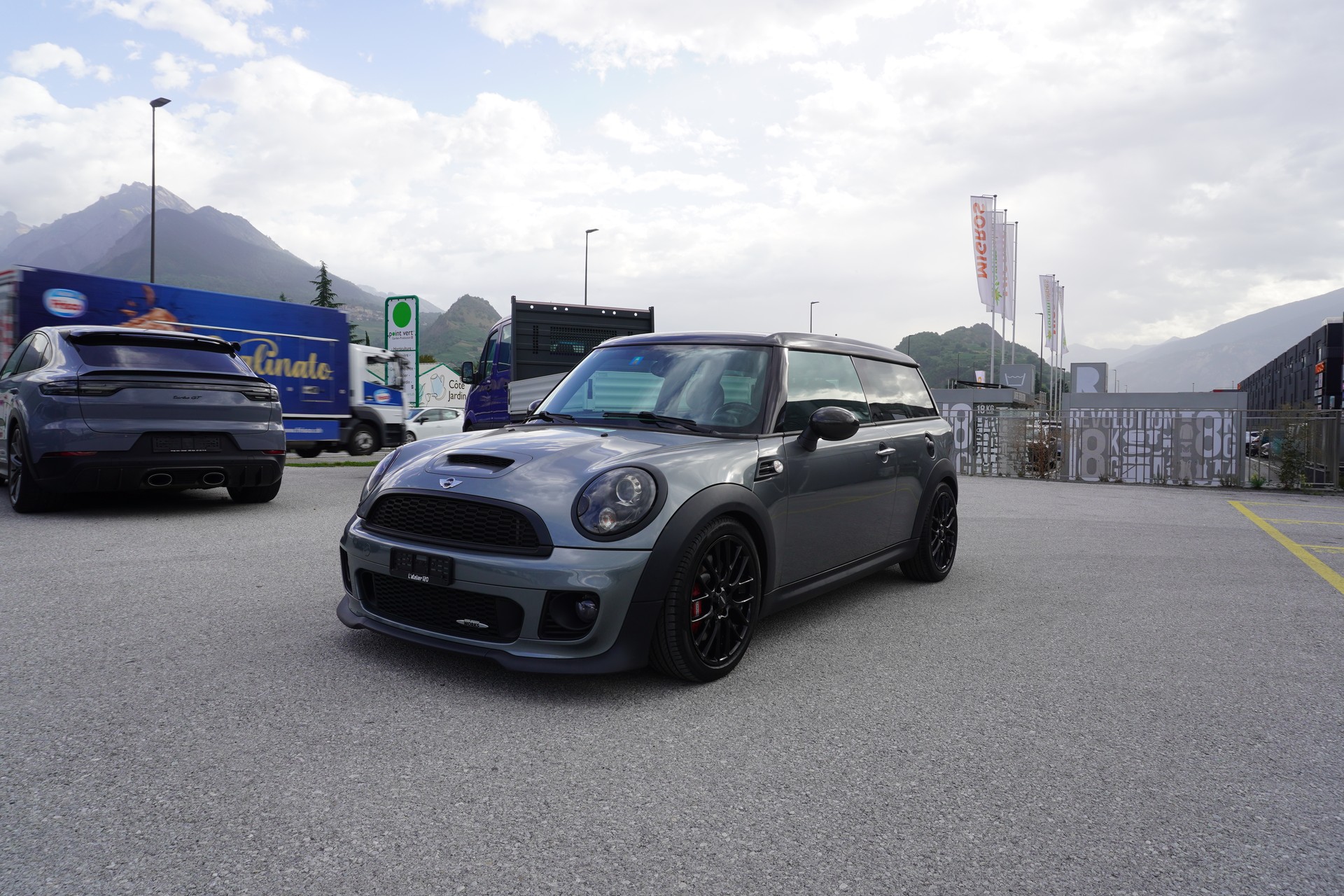 MINI Clubman Cooper John Cooper Works-showroom-element-3