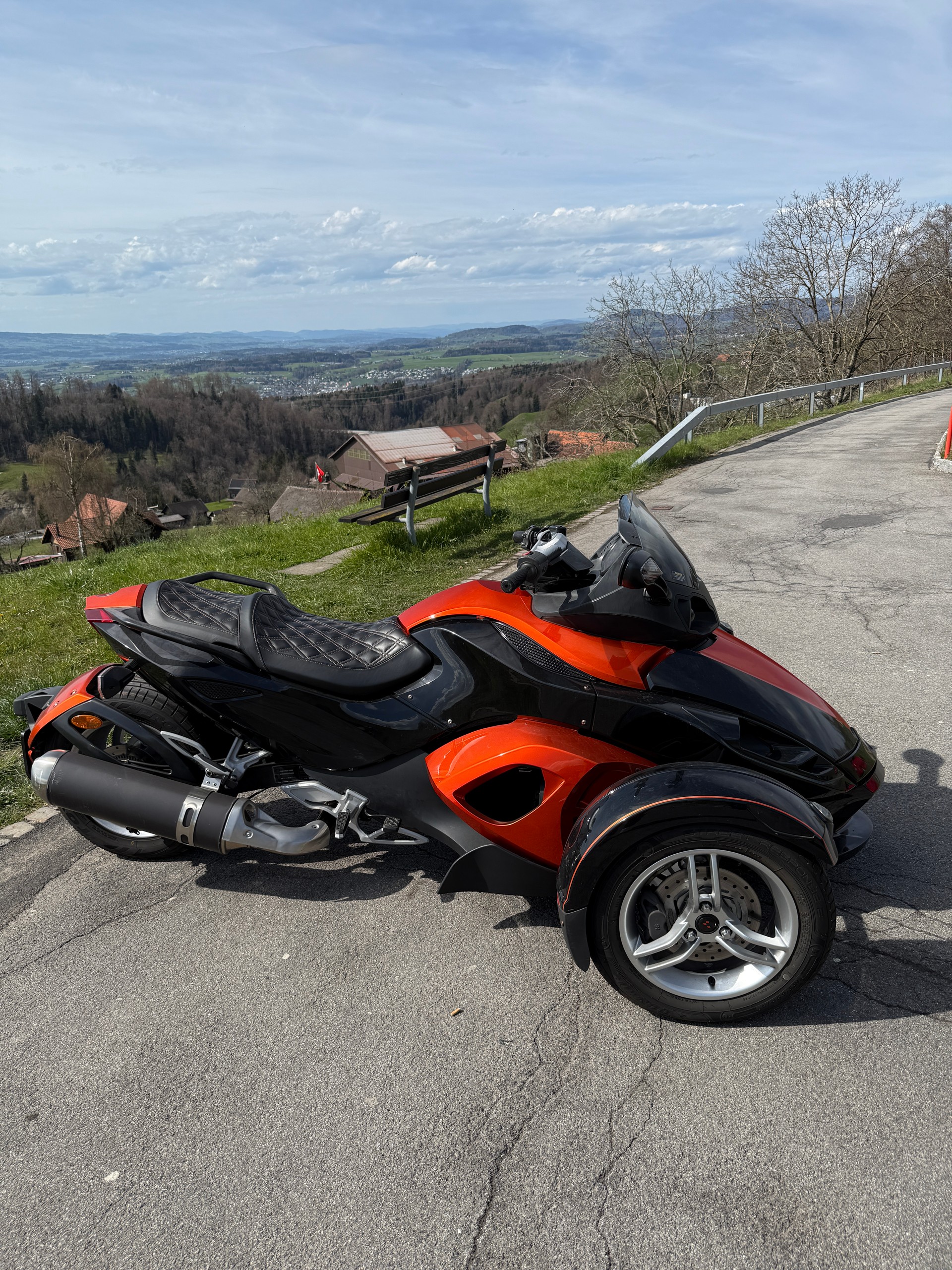 CAN-AM Spyder-image-3