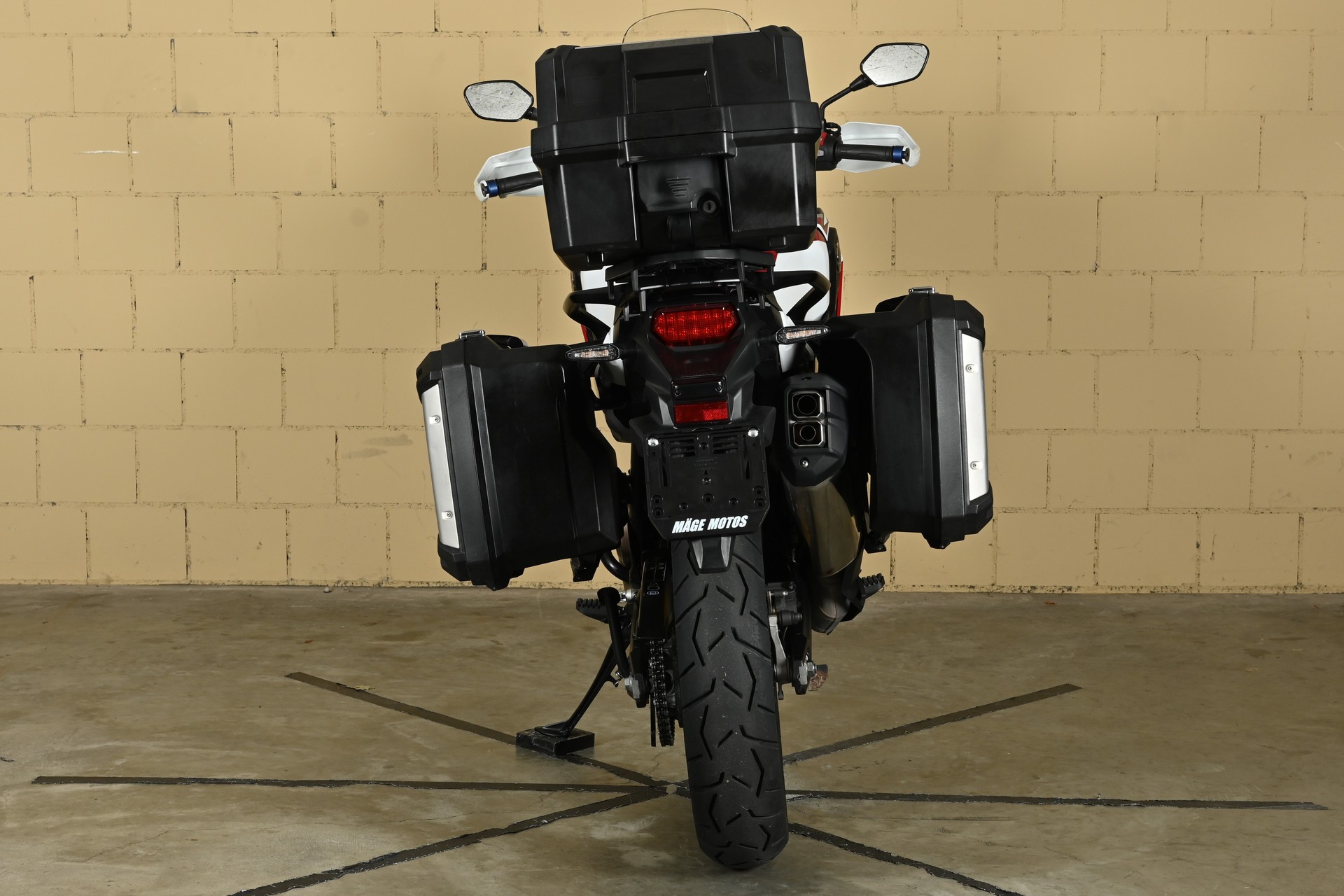 HONDA CRF 1000A Africa Twin-image-14