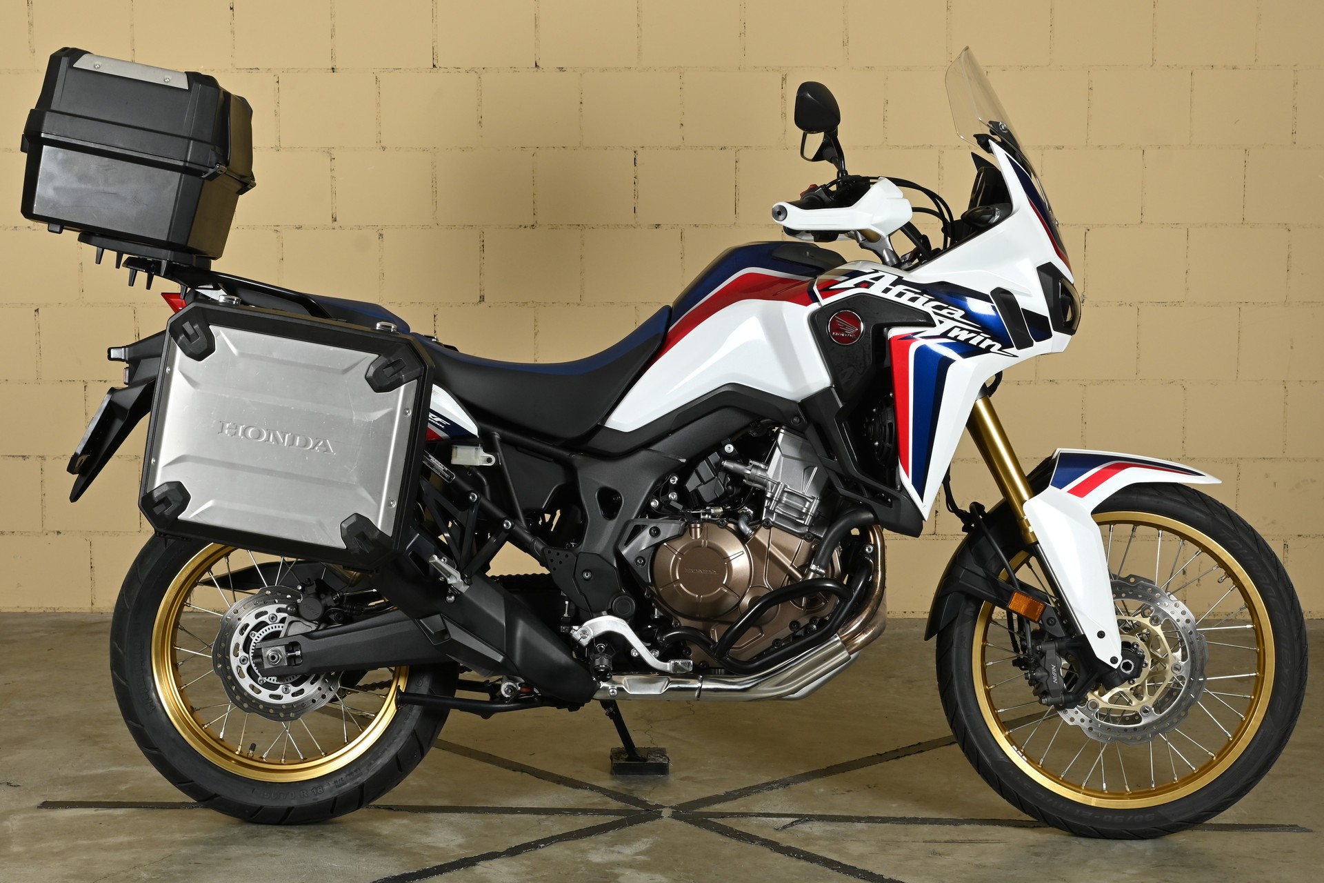 HONDA CRF 1000A Africa Twin-image-0