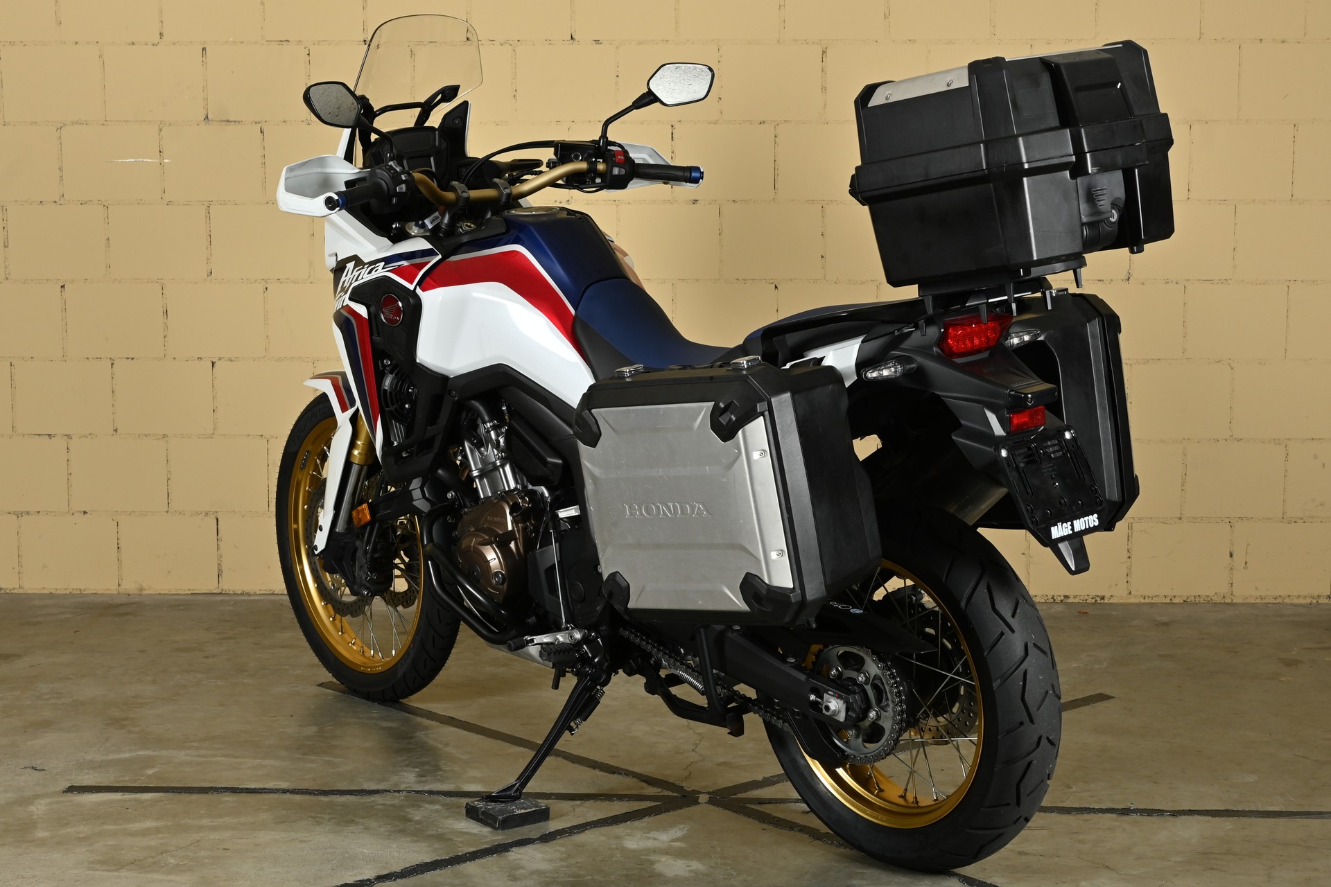 HONDA CRF 1000A Africa Twin-image-13