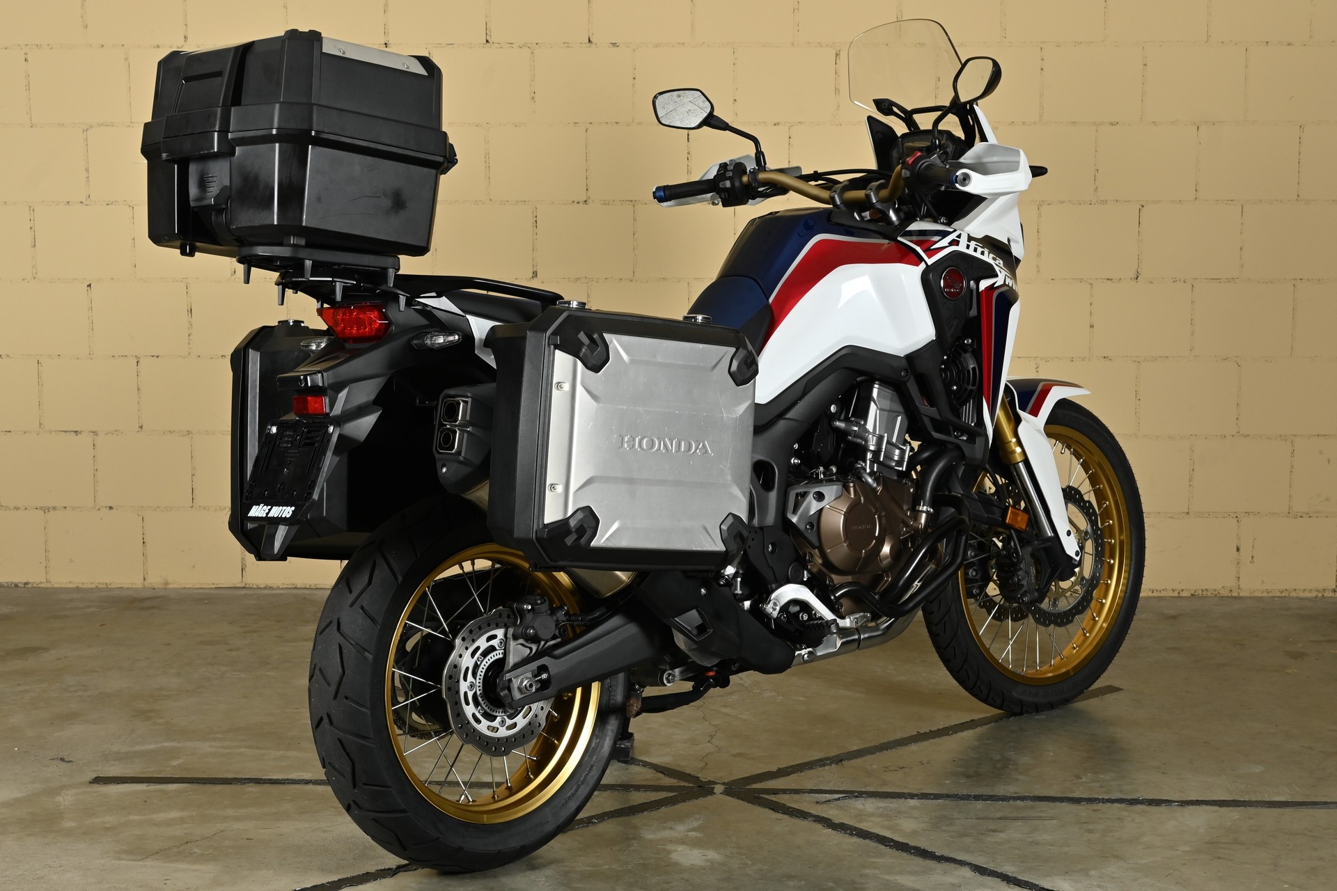 HONDA CRF 1000A Africa Twin-image-7