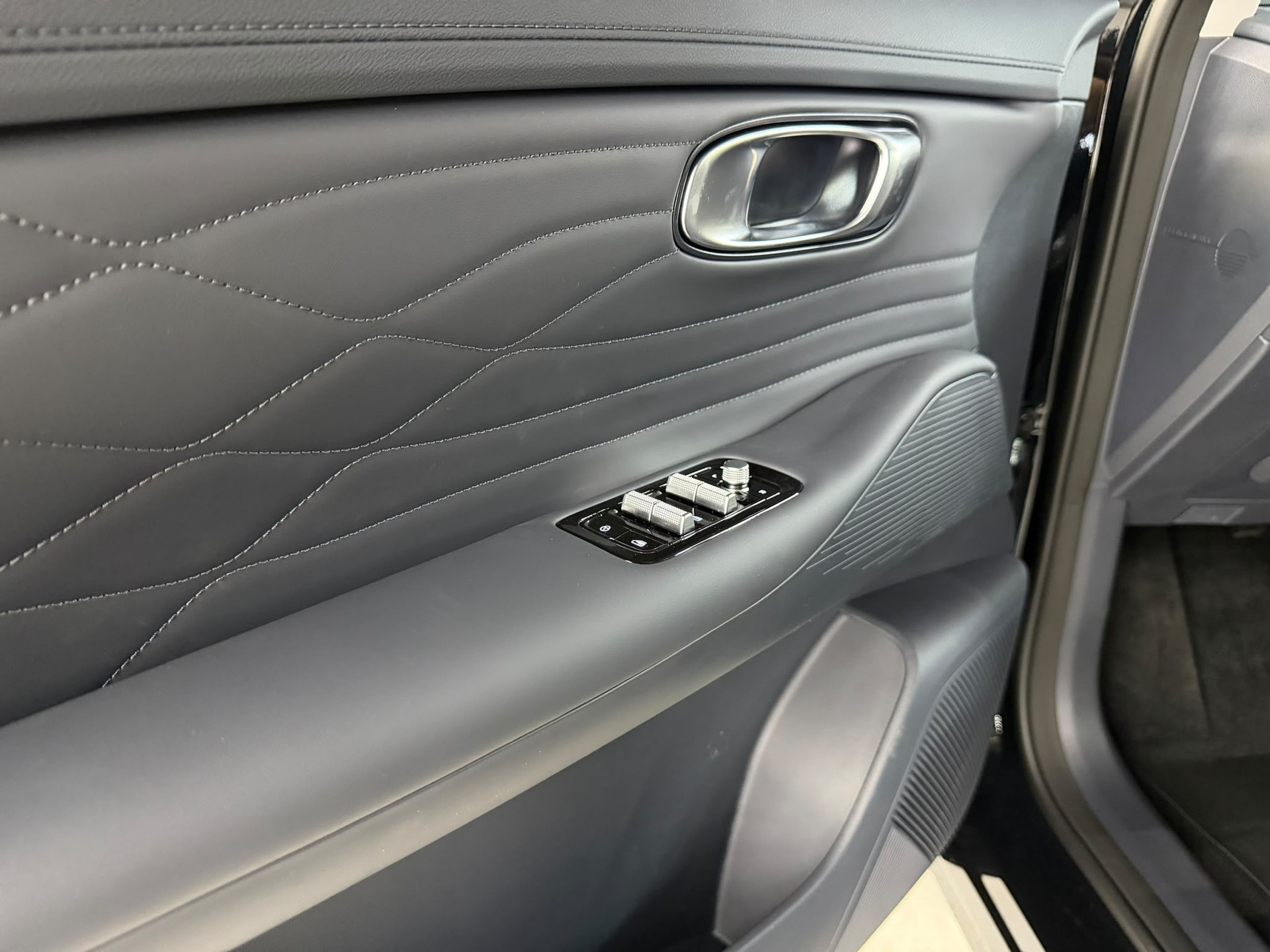 GEELY STARRAY EM-i Pro +-image-23