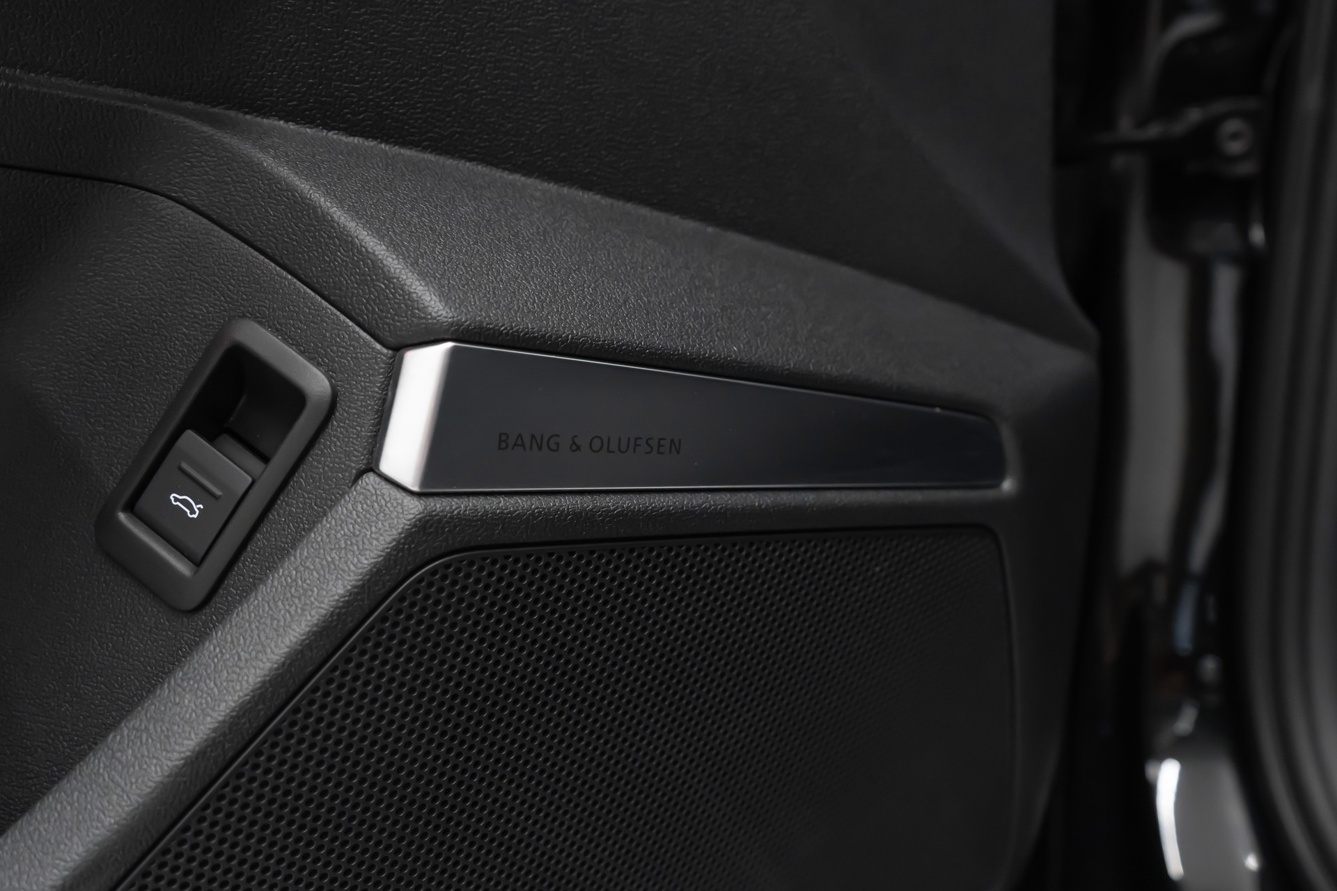 AUDI RS3 Sportback 2.5 TSI quattro S-tronic / RS POWER / SOUND & PERFORMANCE / LOW LOOK / FRISCH AB MFK-image-28