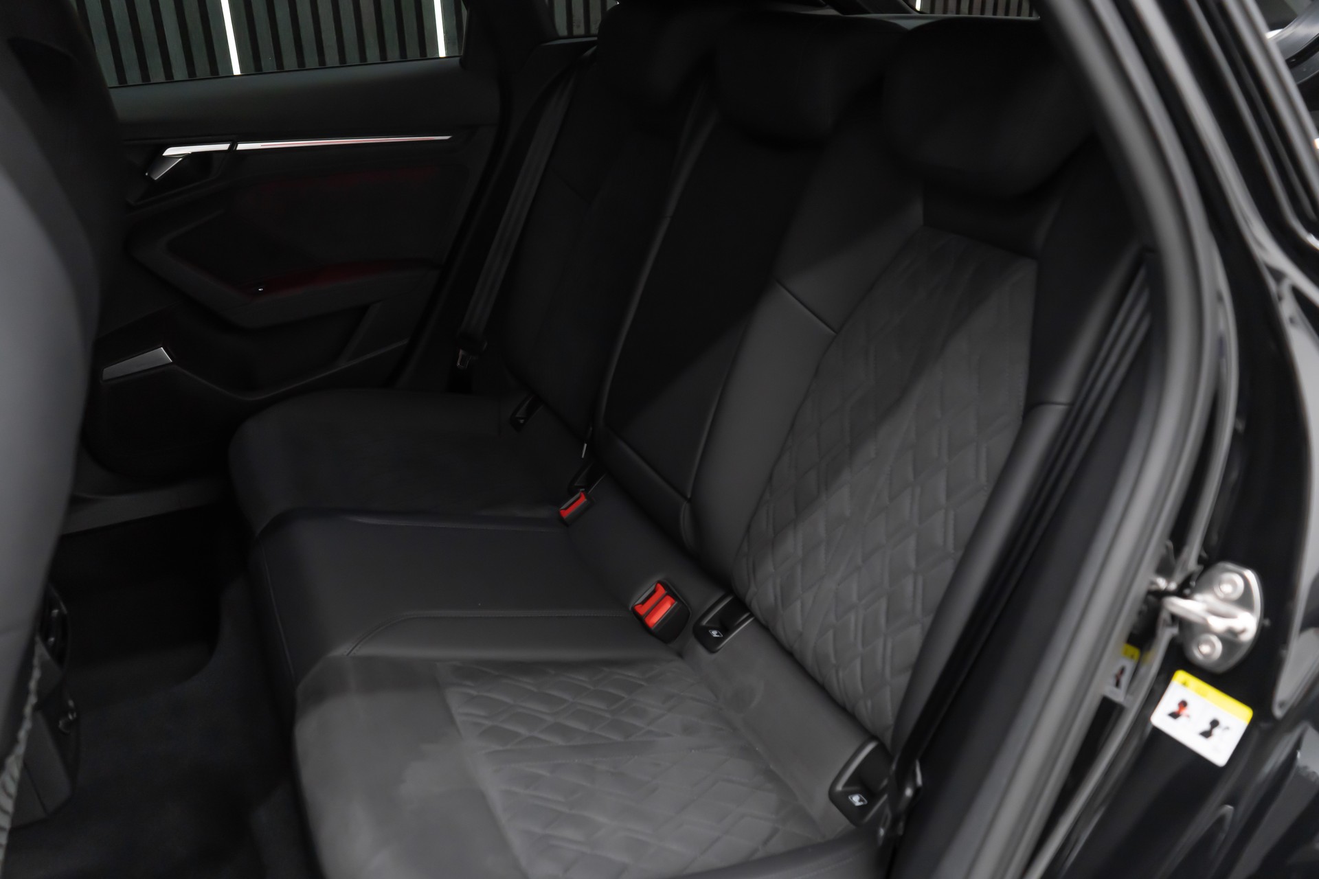 AUDI RS3 Sportback 2.5 TSI quattro S-tronic / RS POWER / SOUND & PERFORMANCE / LOW LOOK / FRISCH AB MFK-image-30