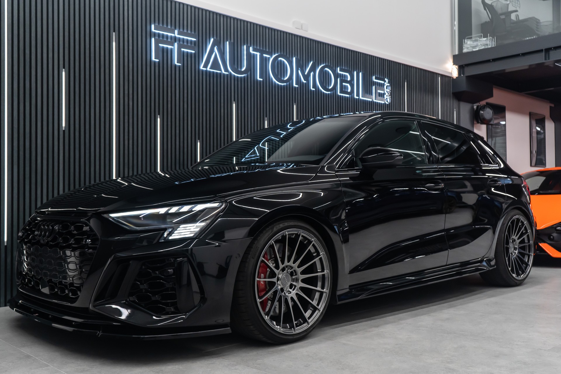 AUDI RS3 Sportback 2.5 TSI quattro S-tronic / RS POWER / SOUND & PERFORMANCE / LOW LOOK / FRISCH AB MFK-showroom-element-2