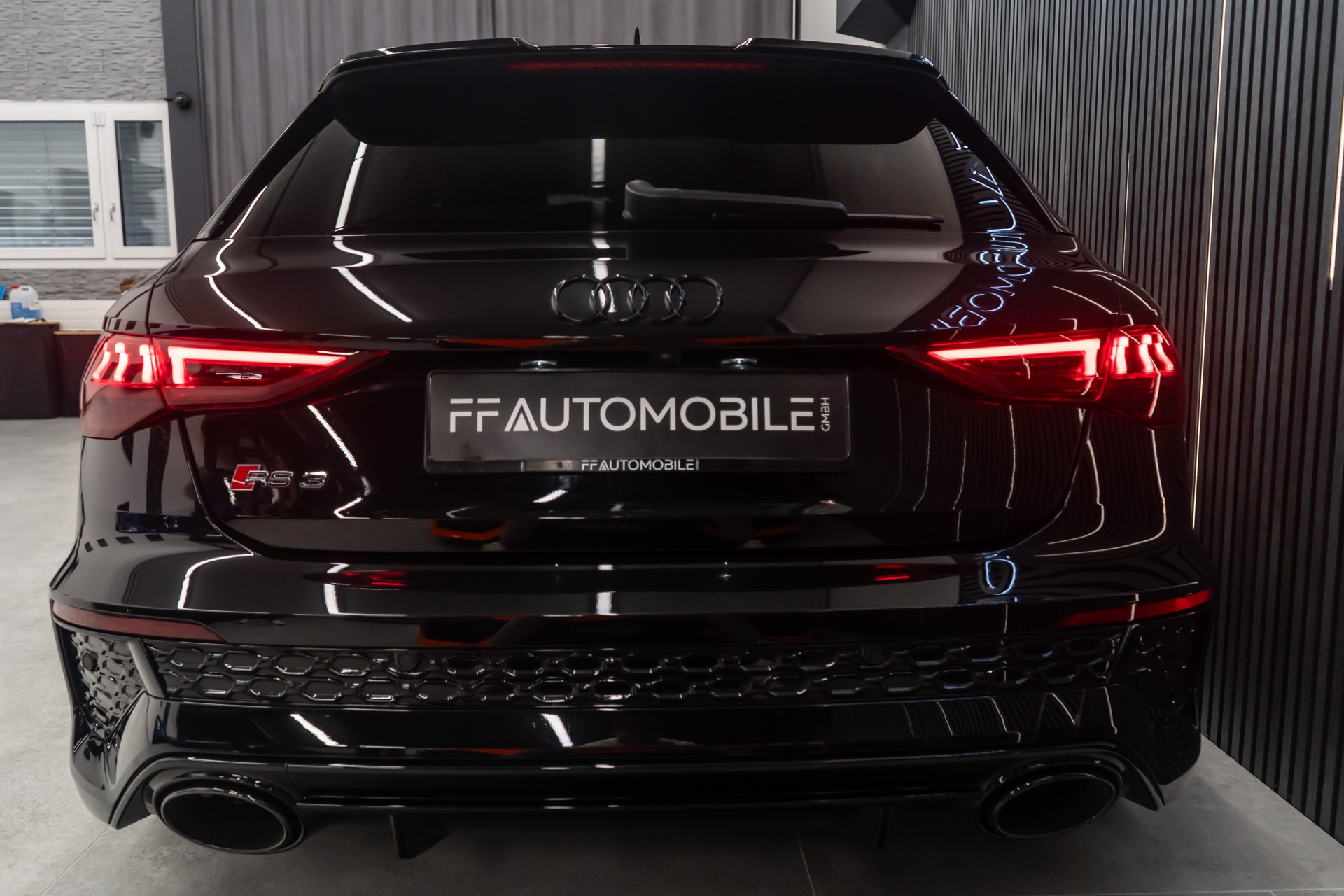 AUDI RS3 Sportback 2.5 TSI quattro S-tronic / RS POWER / SOUND & PERFORMANCE / LOW LOOK / FRISCH AB MFK-image-13