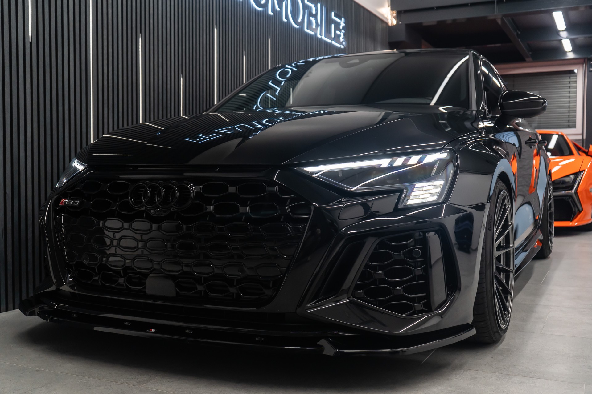 AUDI RS3 Sportback 2.5 TSI quattro S-tronic / RS POWER / SOUND & PERFORMANCE / LOW LOOK / FRISCH AB MFK-image-4