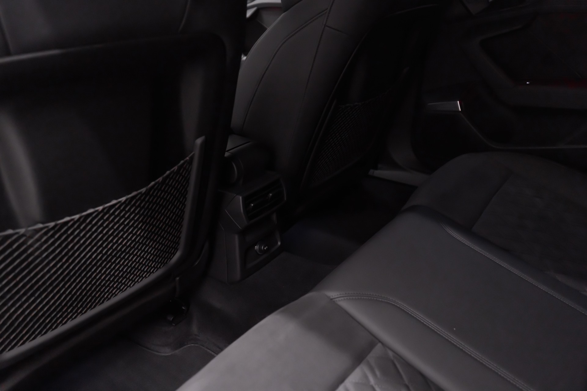 AUDI RS3 Sportback 2.5 TSI quattro S-tronic / RS POWER / SOUND & PERFORMANCE / LOW LOOK / FRISCH AB MFK-image-31