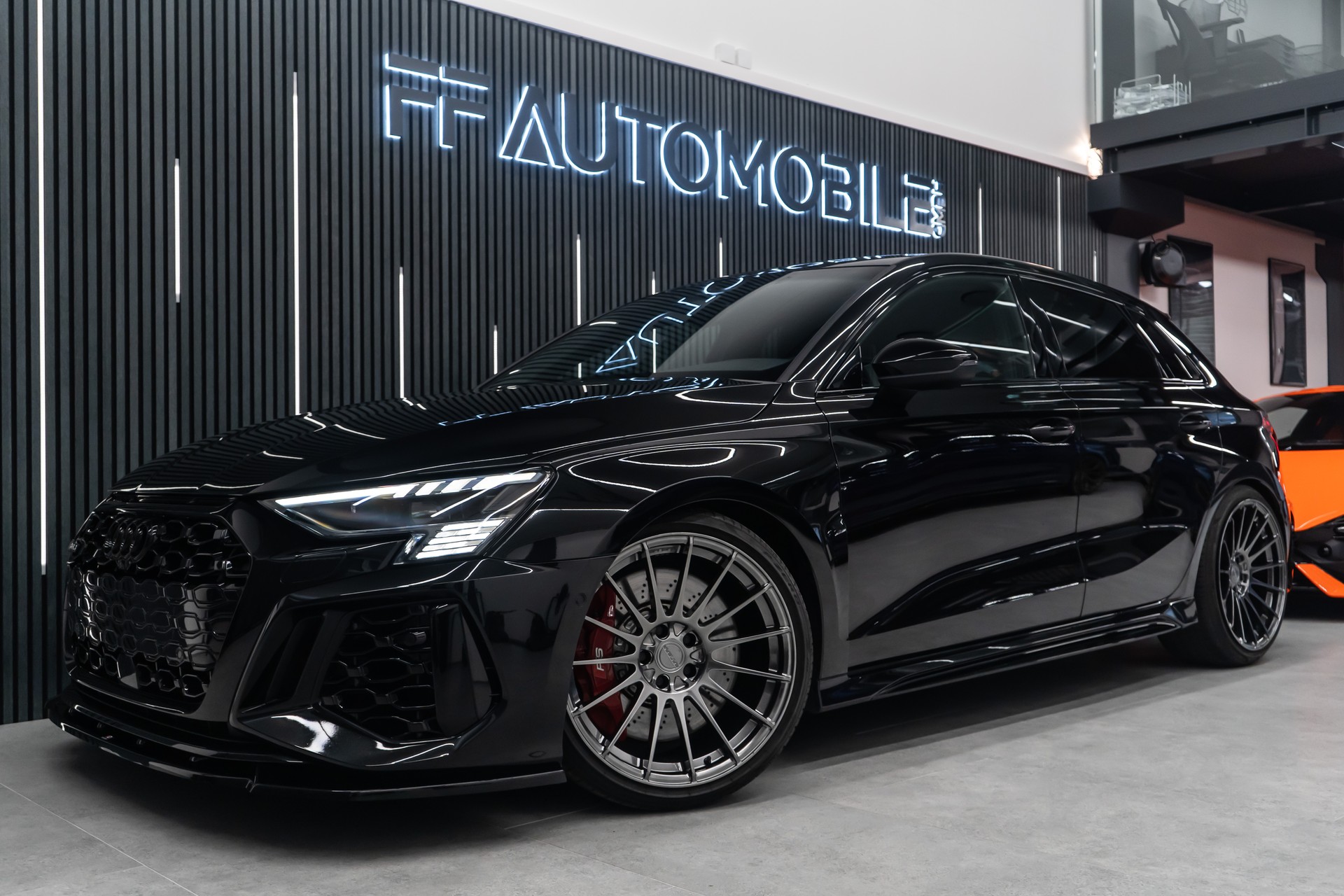 AUDI RS3 Sportback 2.5 TSI quattro S-tronic / RS POWER / SOUND & PERFORMANCE / LOW LOOK / FRISCH AB MFK