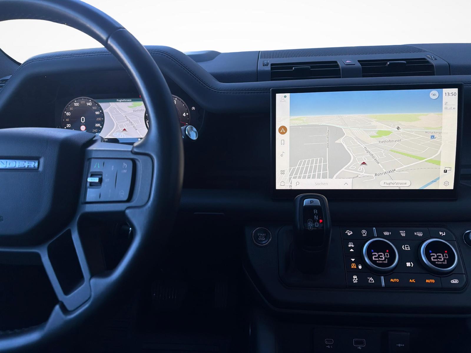 LAND ROVER Defender 110 3.0 D I6 300 X-Dynamic HSE-image-14