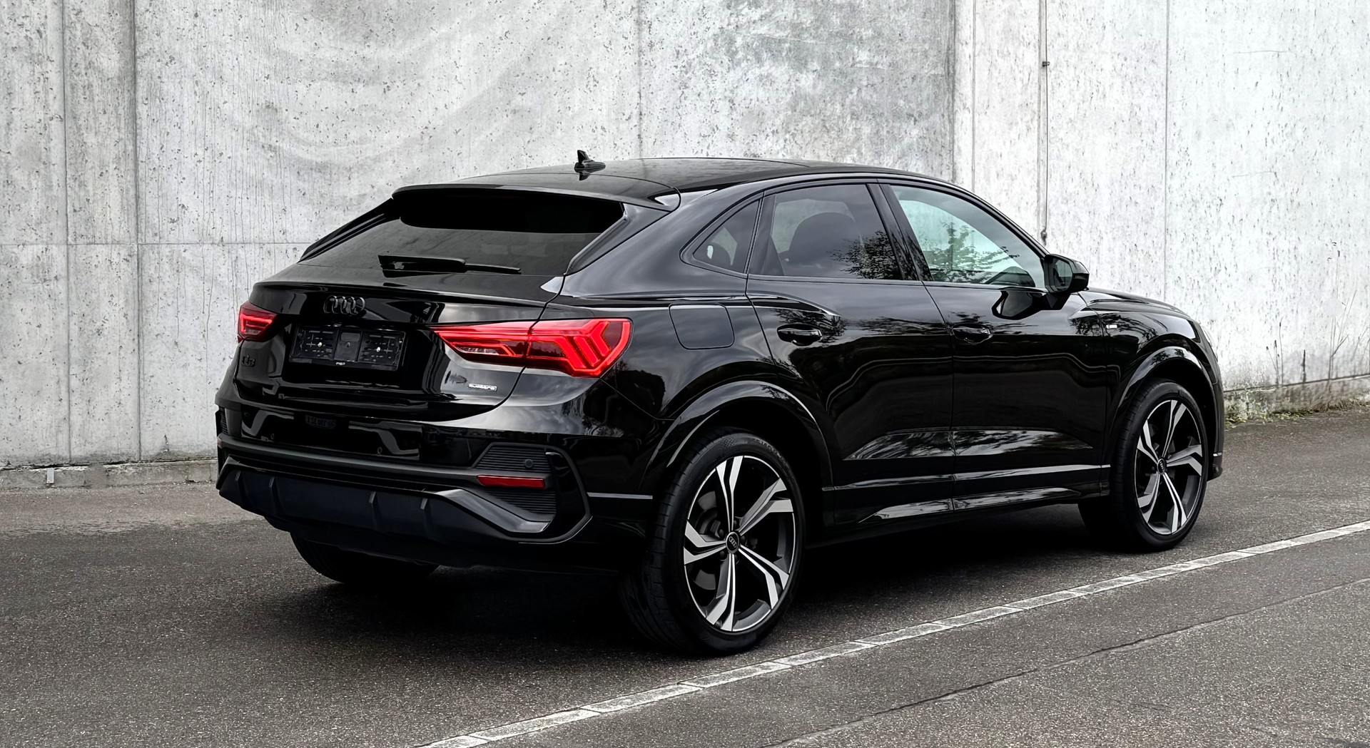 AUDI Q3 Sportback 40 TDI S line quattro Attraction S-tronic CH FZ | Gratis Service & Service gepflegt | 1 Hand FZ-image-12