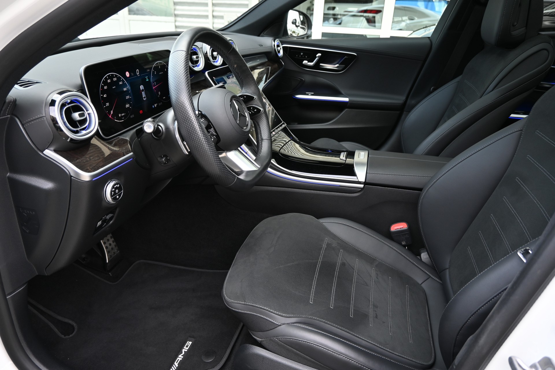MERCEDES-BENZ C 300 d AMG Line 4 Matic-image-10