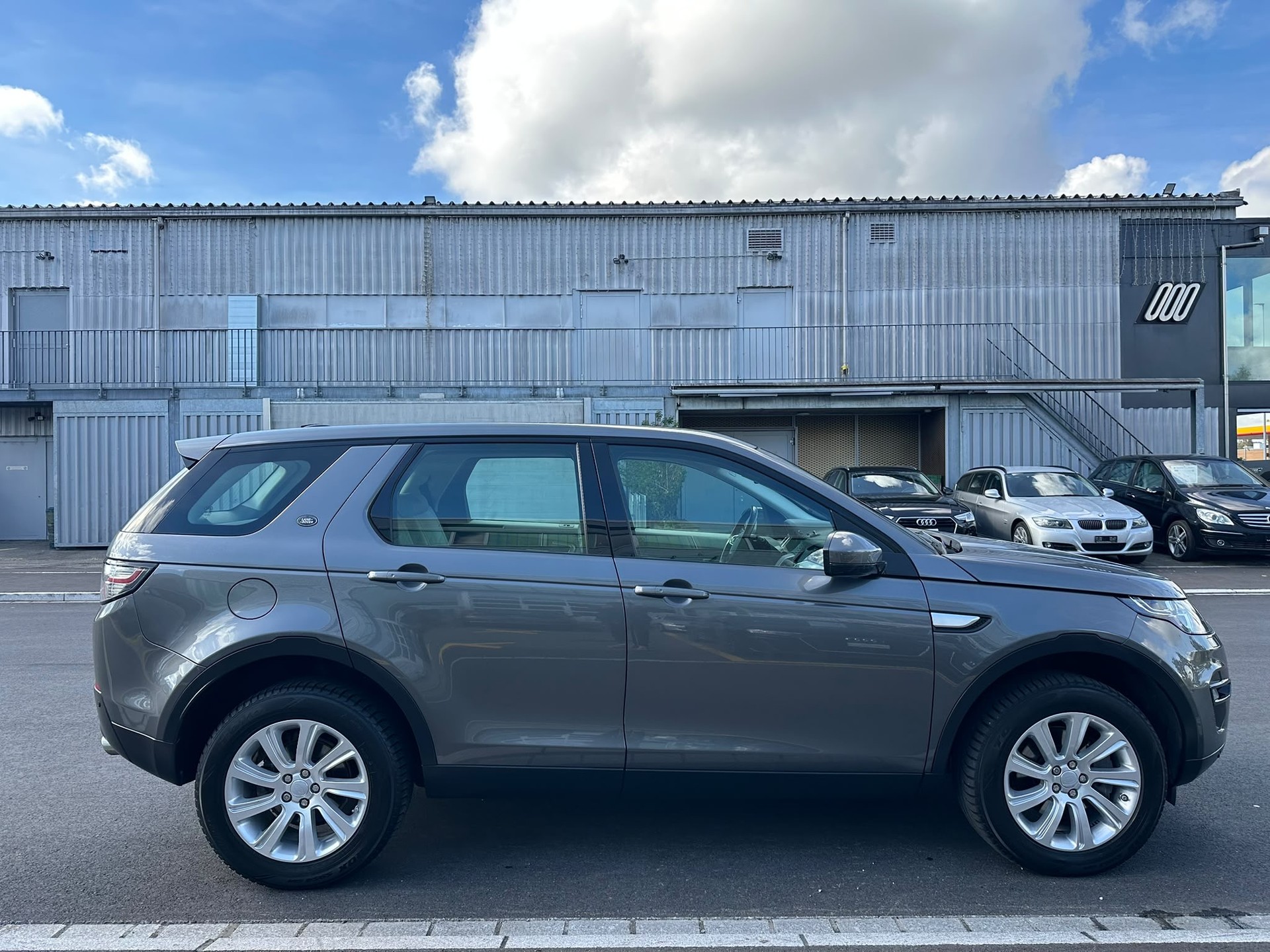 LAND ROVER Discovery Sport 2.0 TD4 HSE Luxury AT9-image-4