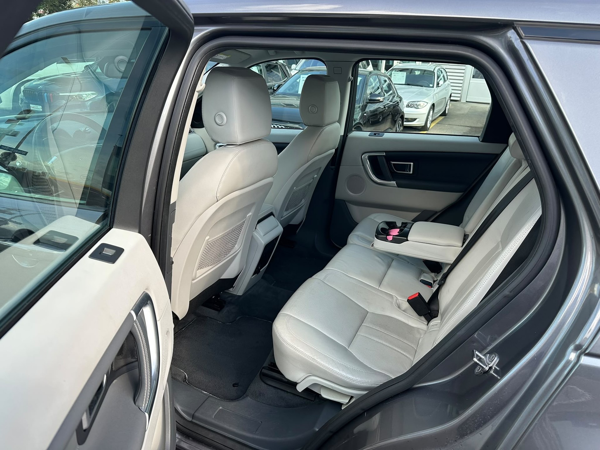LAND ROVER Discovery Sport 2.0 TD4 HSE Luxury AT9-image-9