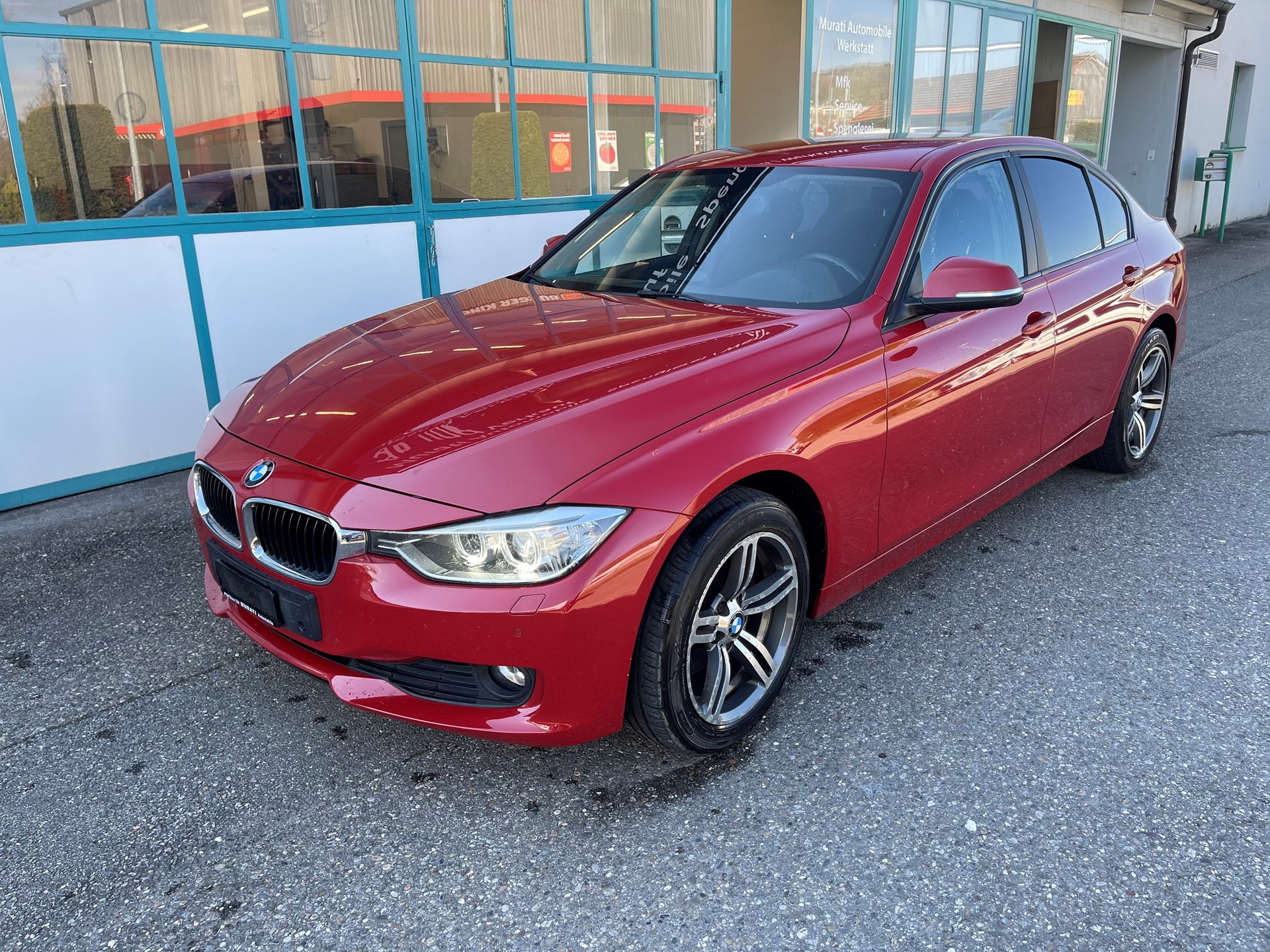 BMW 320d-image-1