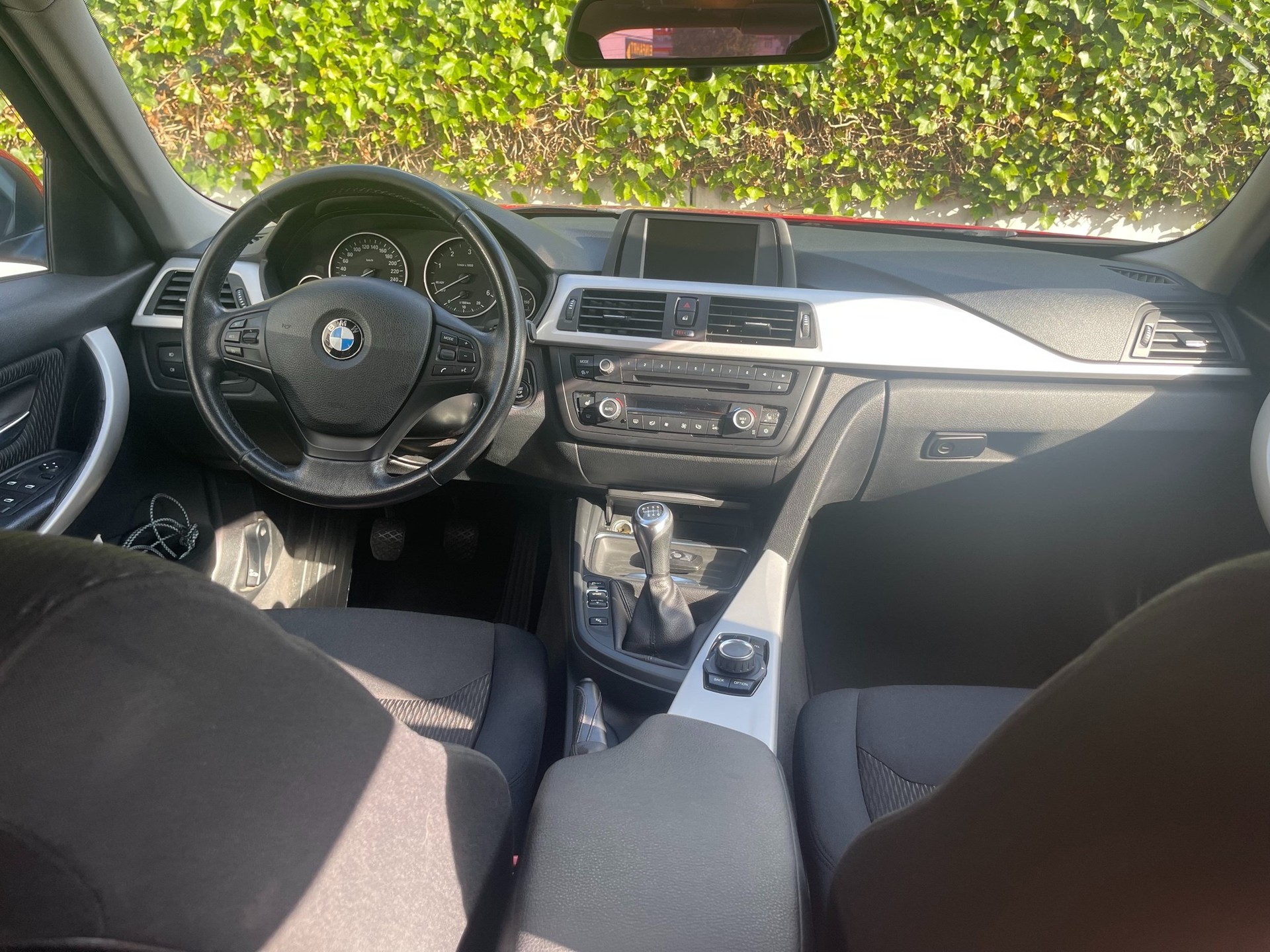 BMW 320d-image-7