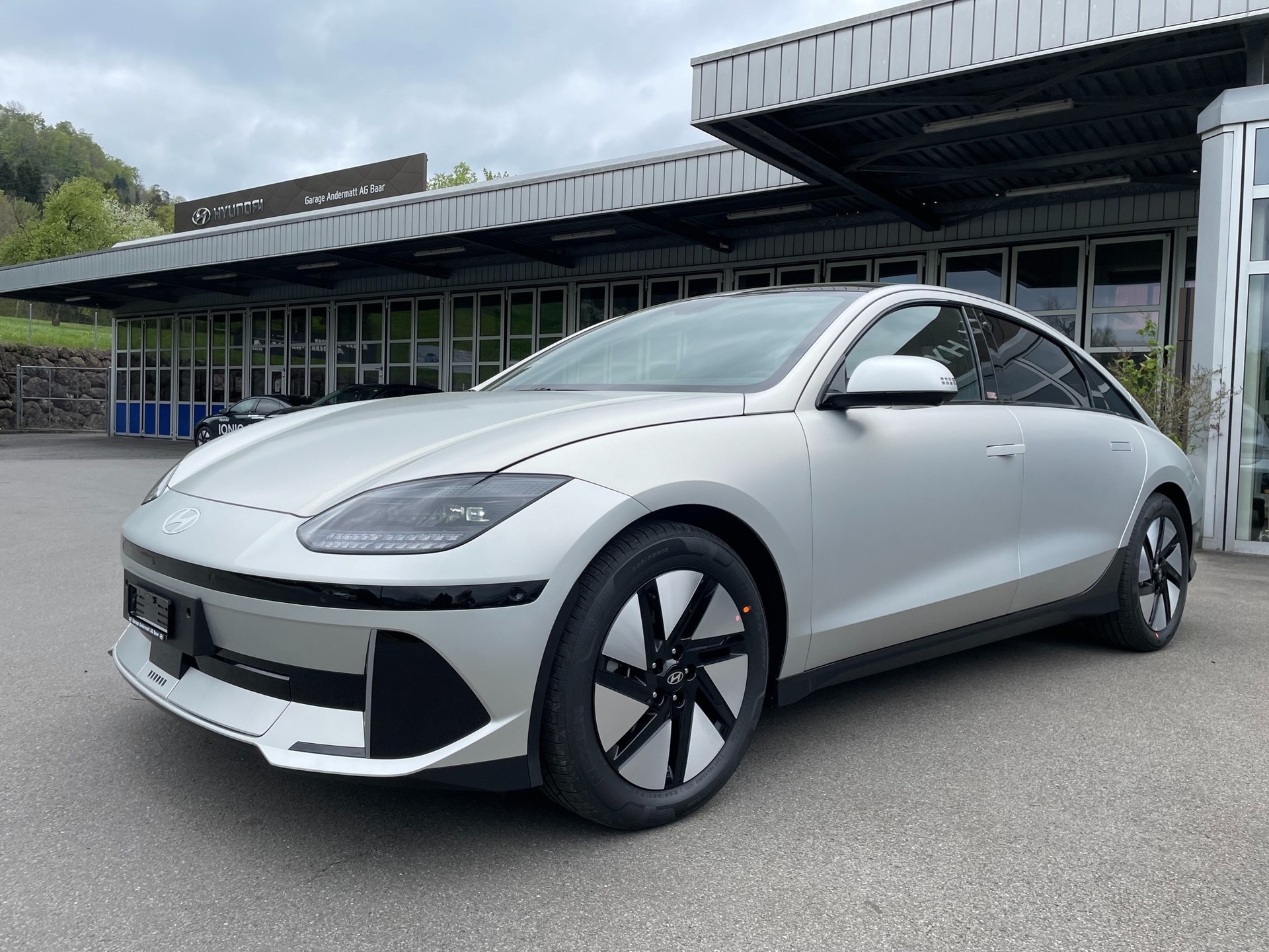 HYUNDAI Ioniq 6 77kWh Launch Edition 4WD-showroom-element-1