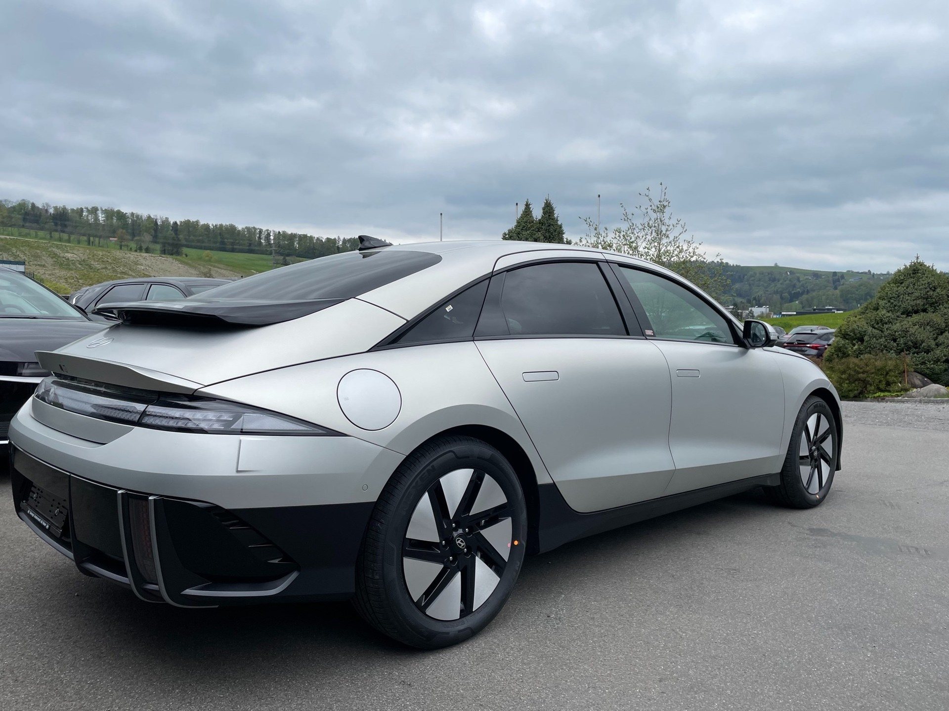 HYUNDAI Ioniq 6 77kWh Launch Edition 4WD-showroom-element-2