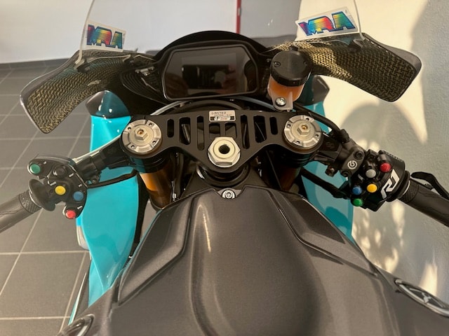 YAMAHA YZF-R1 M ABS-image-3