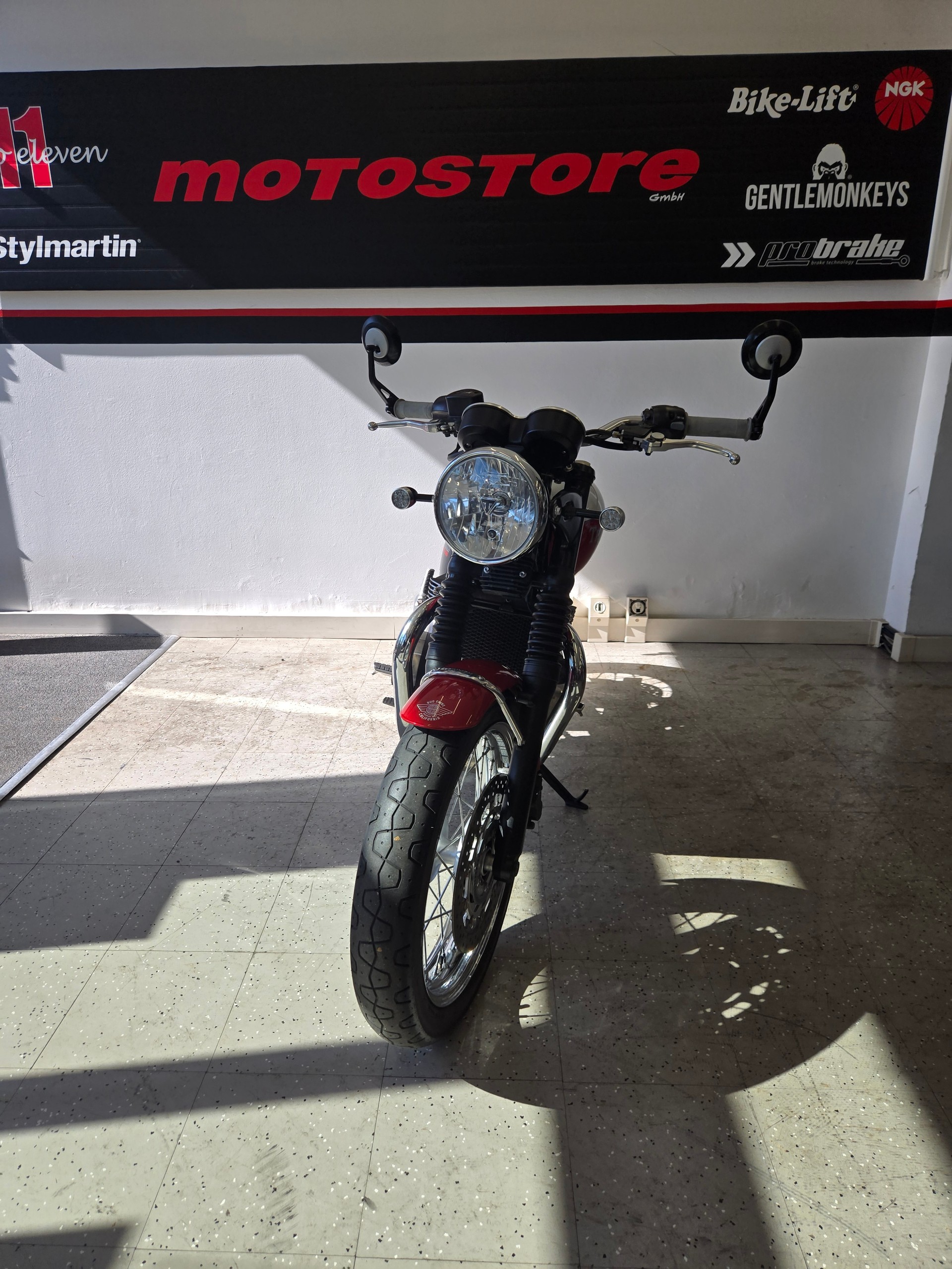 TRIUMPH Bonneville 900 T 100 ABS-image-2