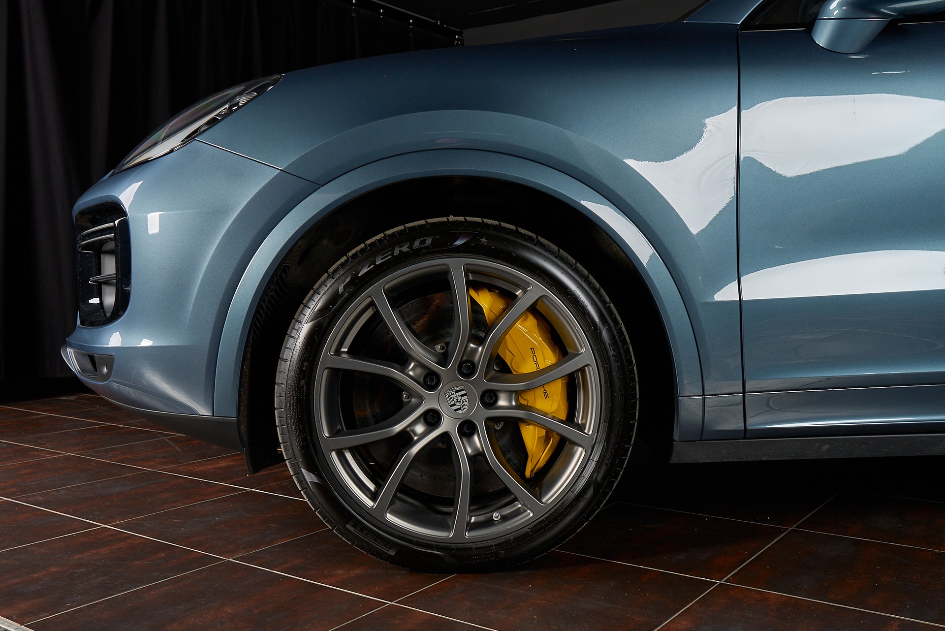 PORSCHE Cayenne Turbo-image-1