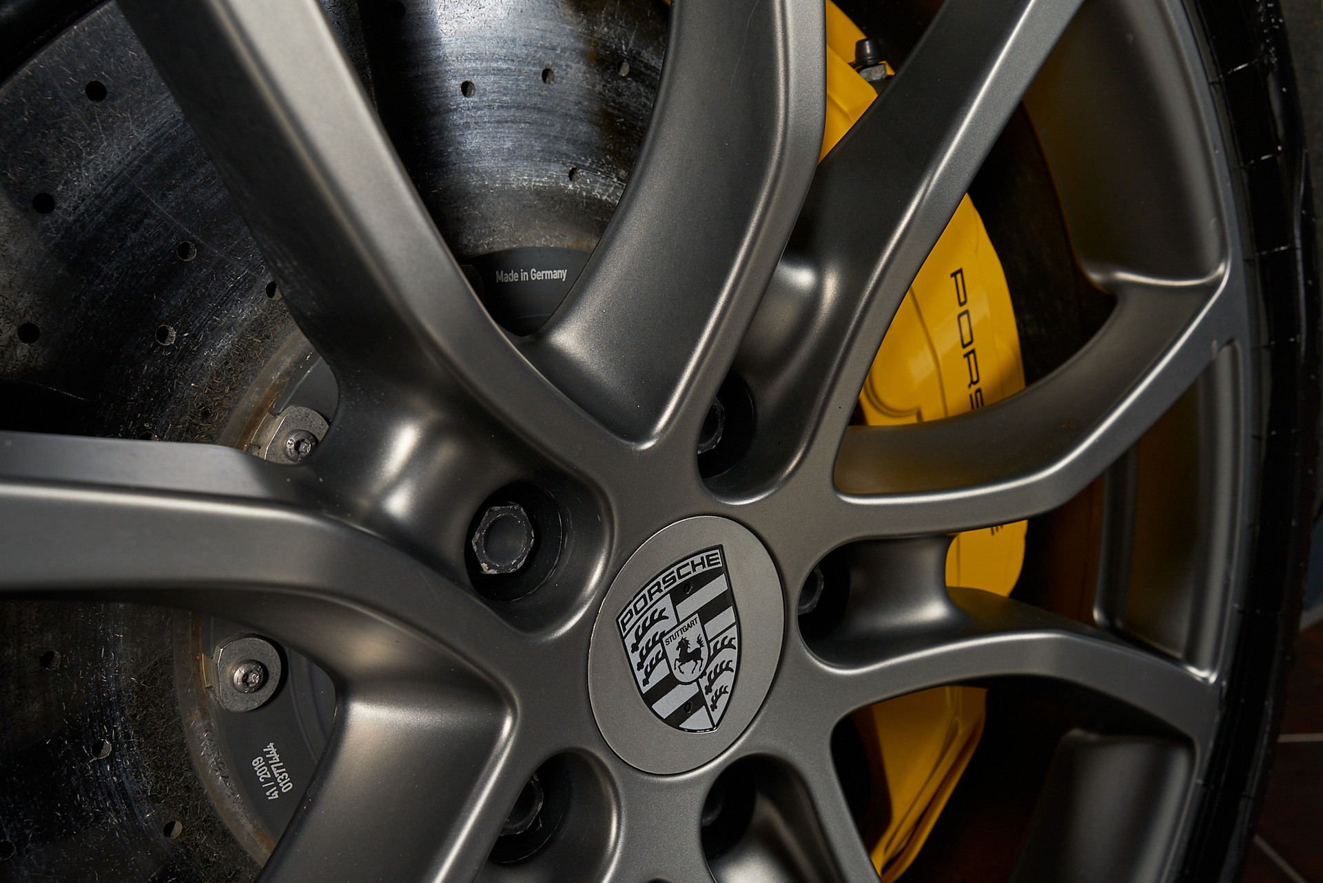PORSCHE Cayenne Turbo-image-2