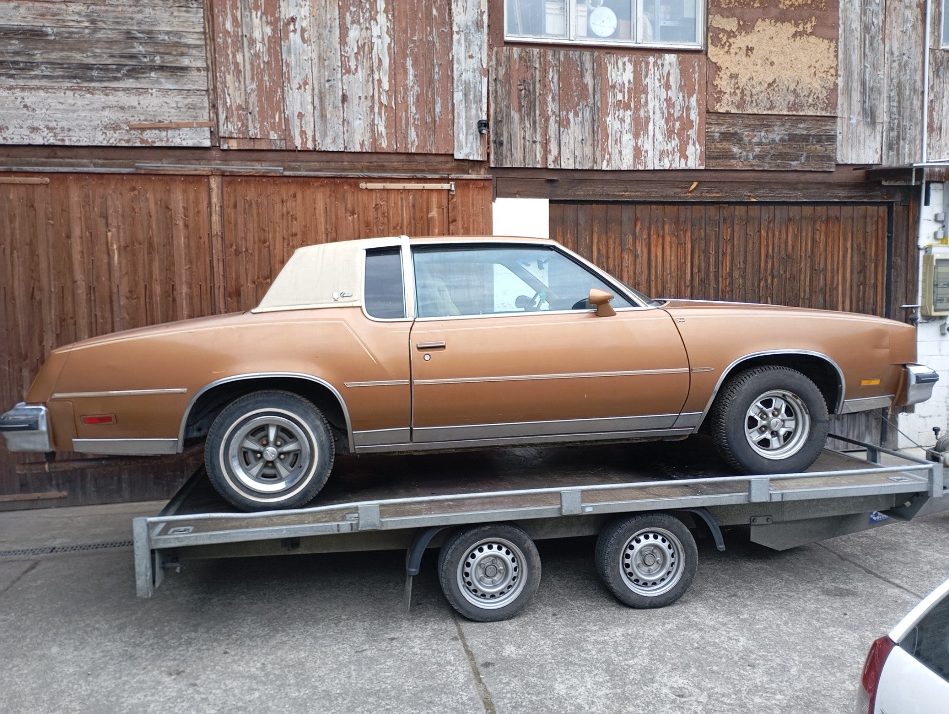 OLDSMOBILE CUTLASS-image-1