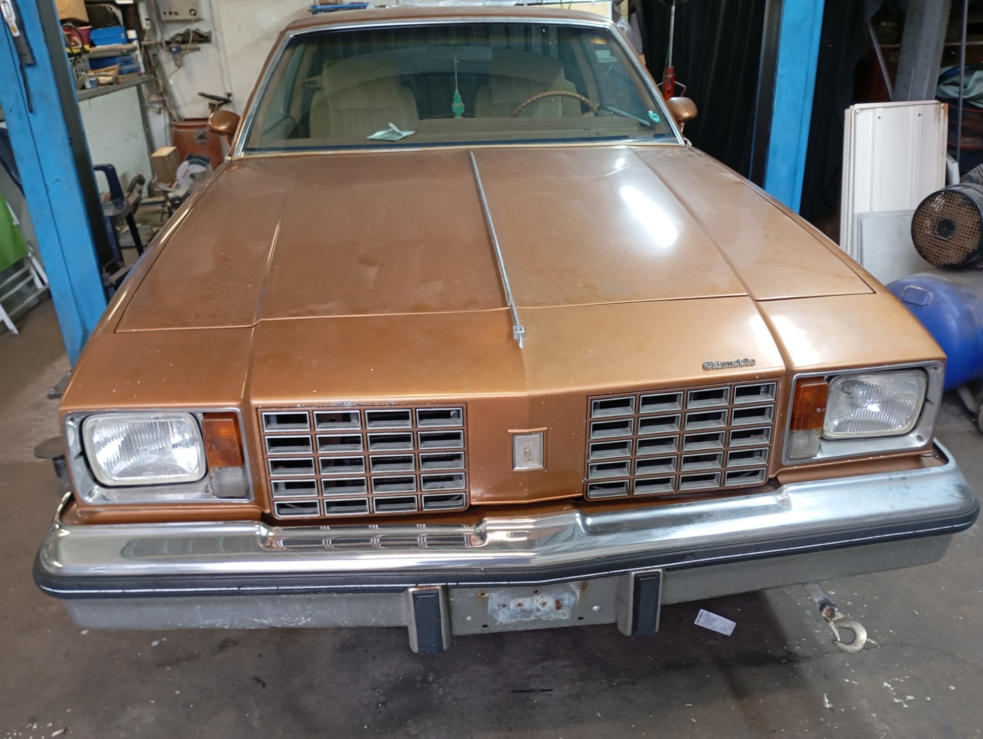 OLDSMOBILE CUTLASS