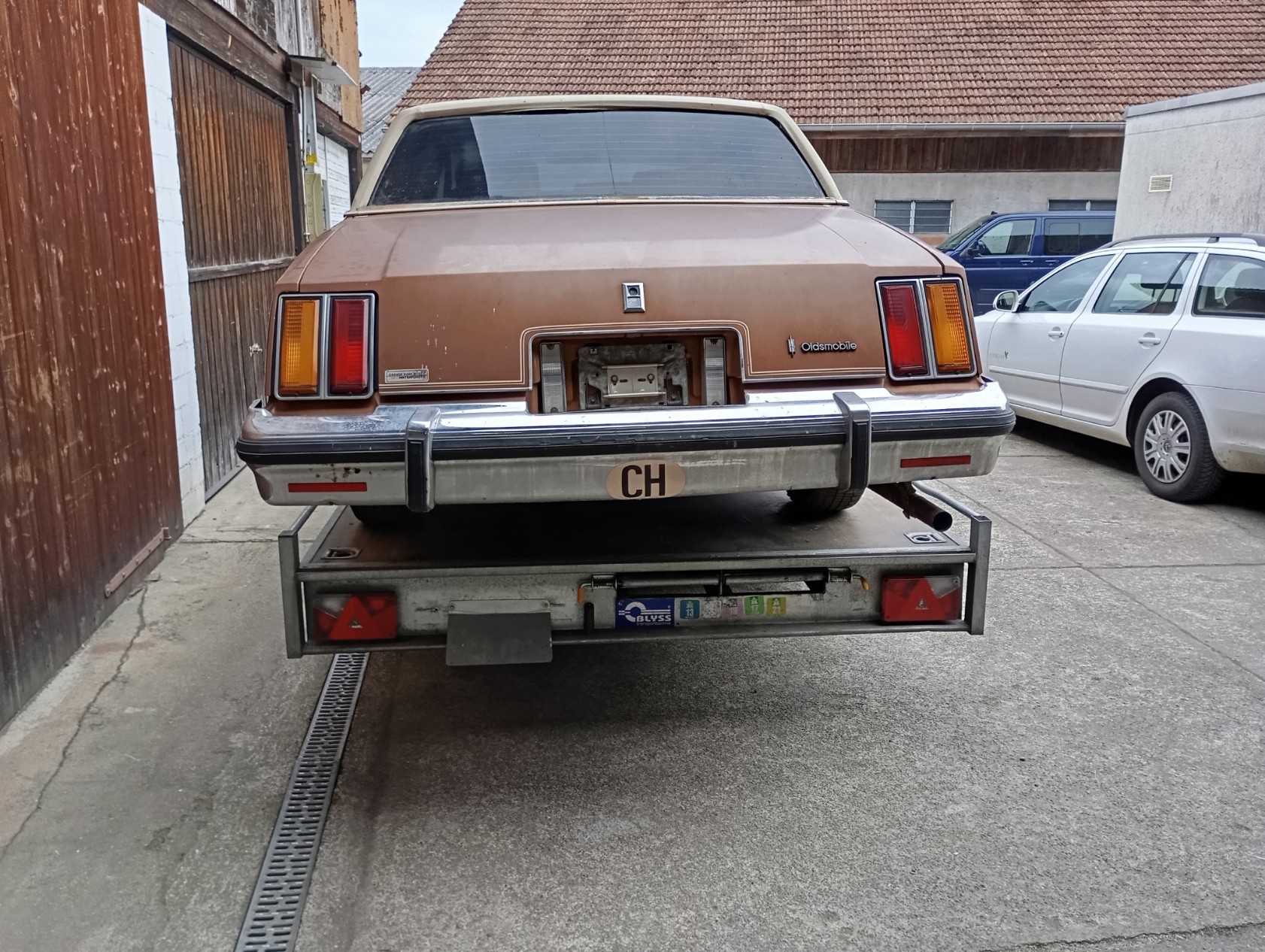 OLDSMOBILE CUTLASS-image-2