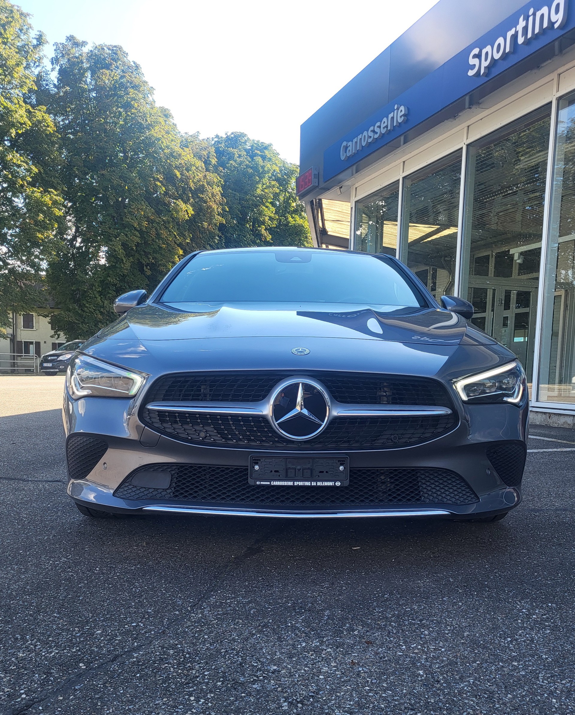 MERCEDES-BENZ CLA Shooting Brake 180 Progressive-image-2