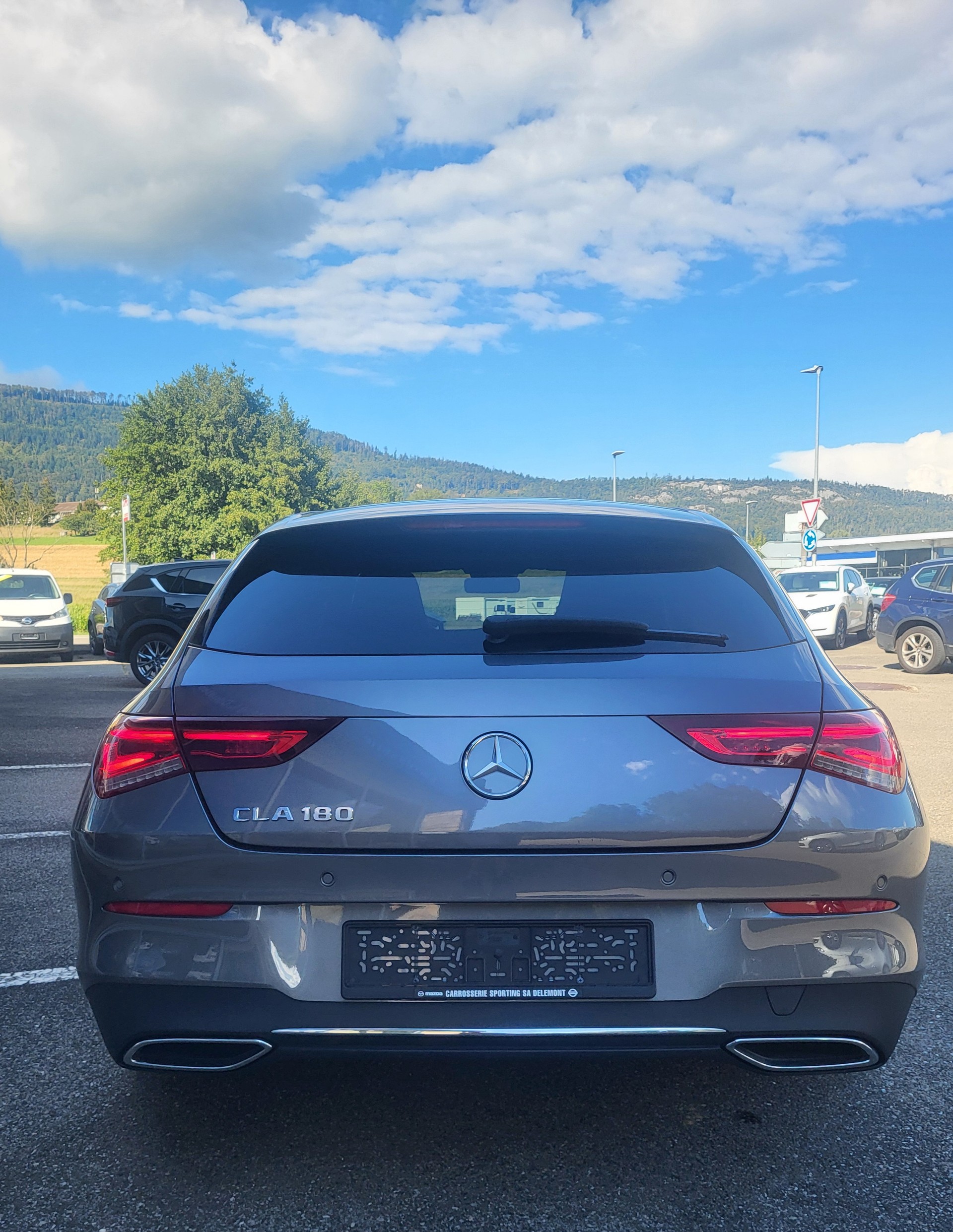 MERCEDES-BENZ CLA Shooting Brake 180 Progressive-image-4