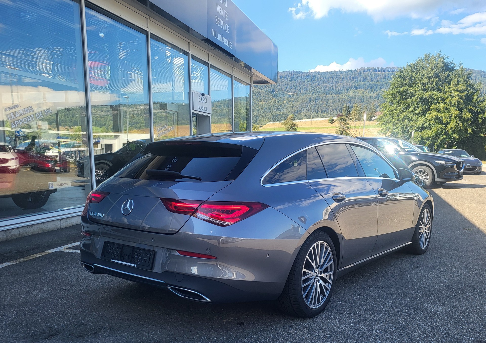 MERCEDES-BENZ CLA Shooting Brake 180 Progressive-image-3