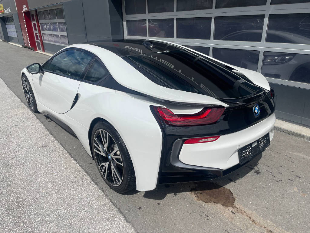 BMW i8 Coupé-image-4