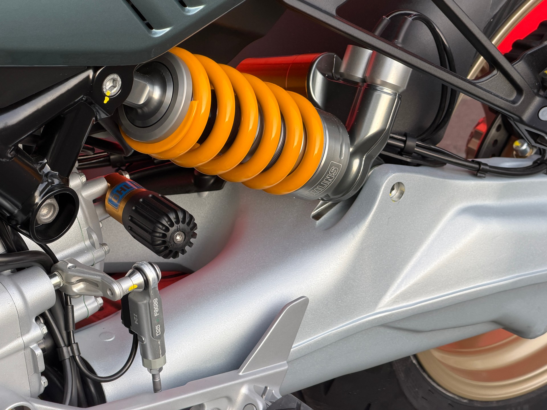 MOTO GUZZI V100 Mandello S E5+-image-11