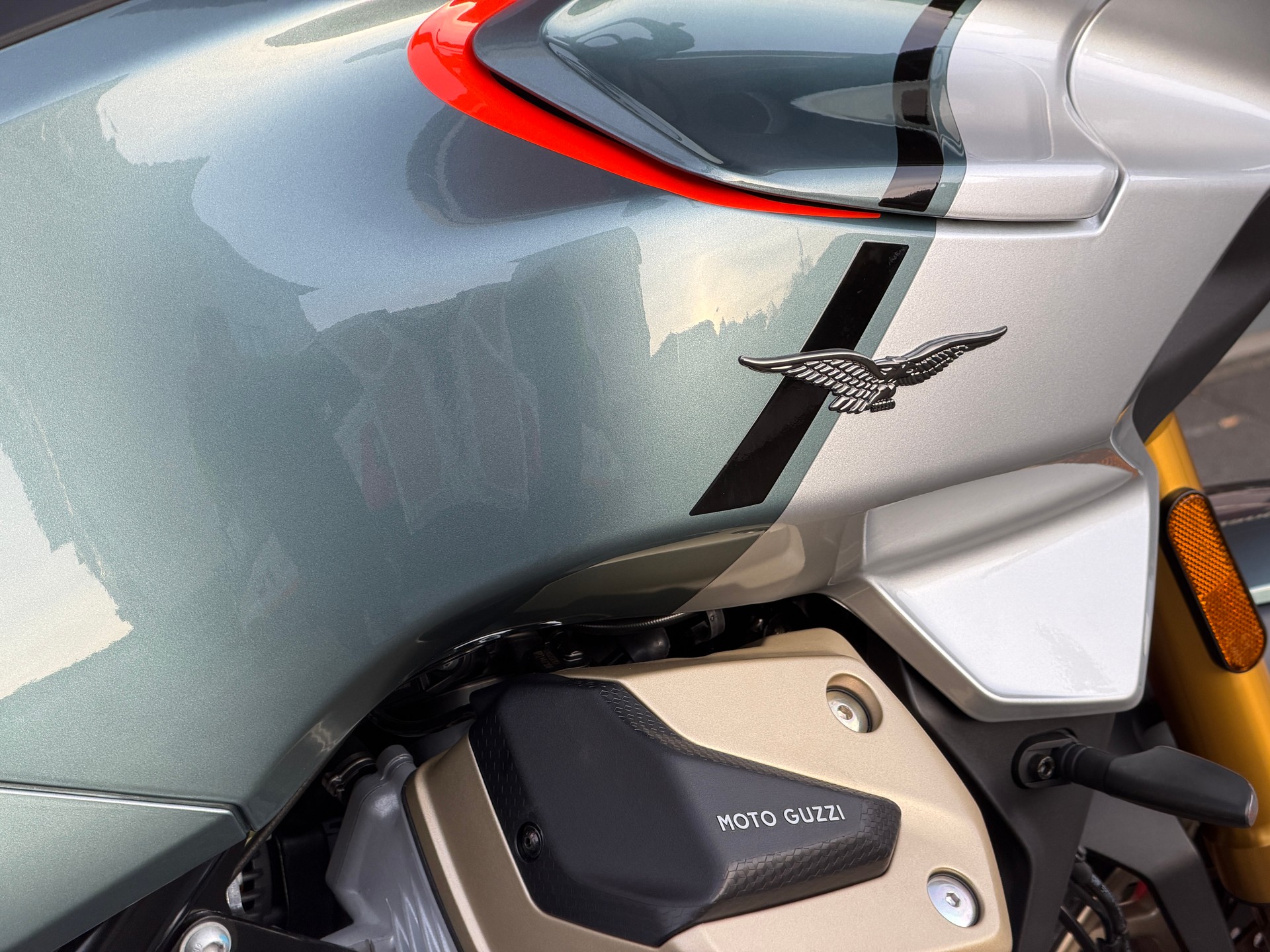 MOTO GUZZI V100 Mandello S E5+-image-5