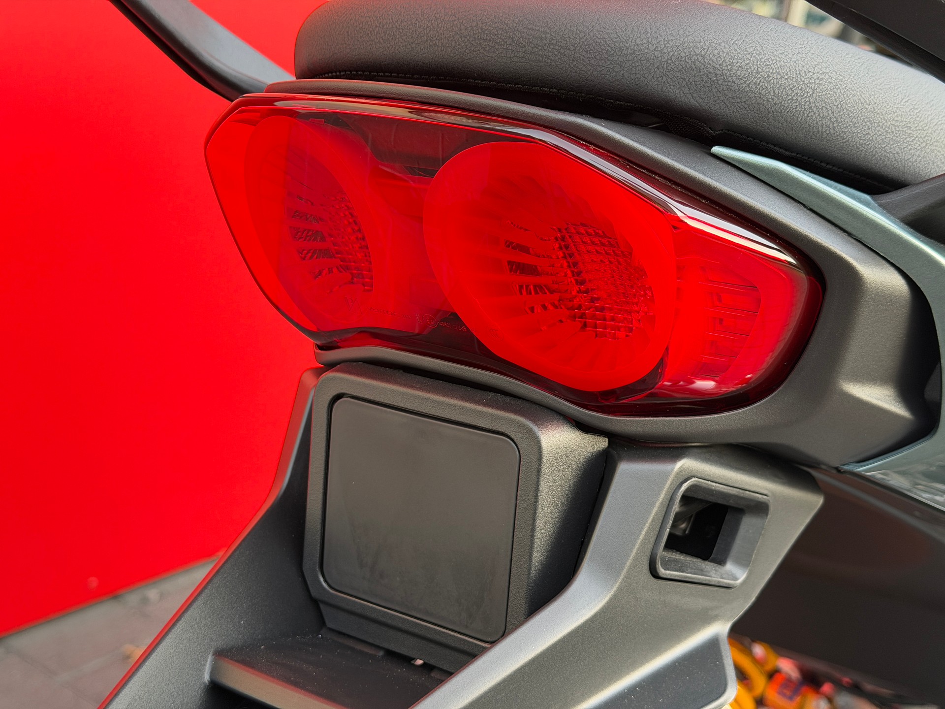 MOTO GUZZI V100 Mandello S E5+-image-6