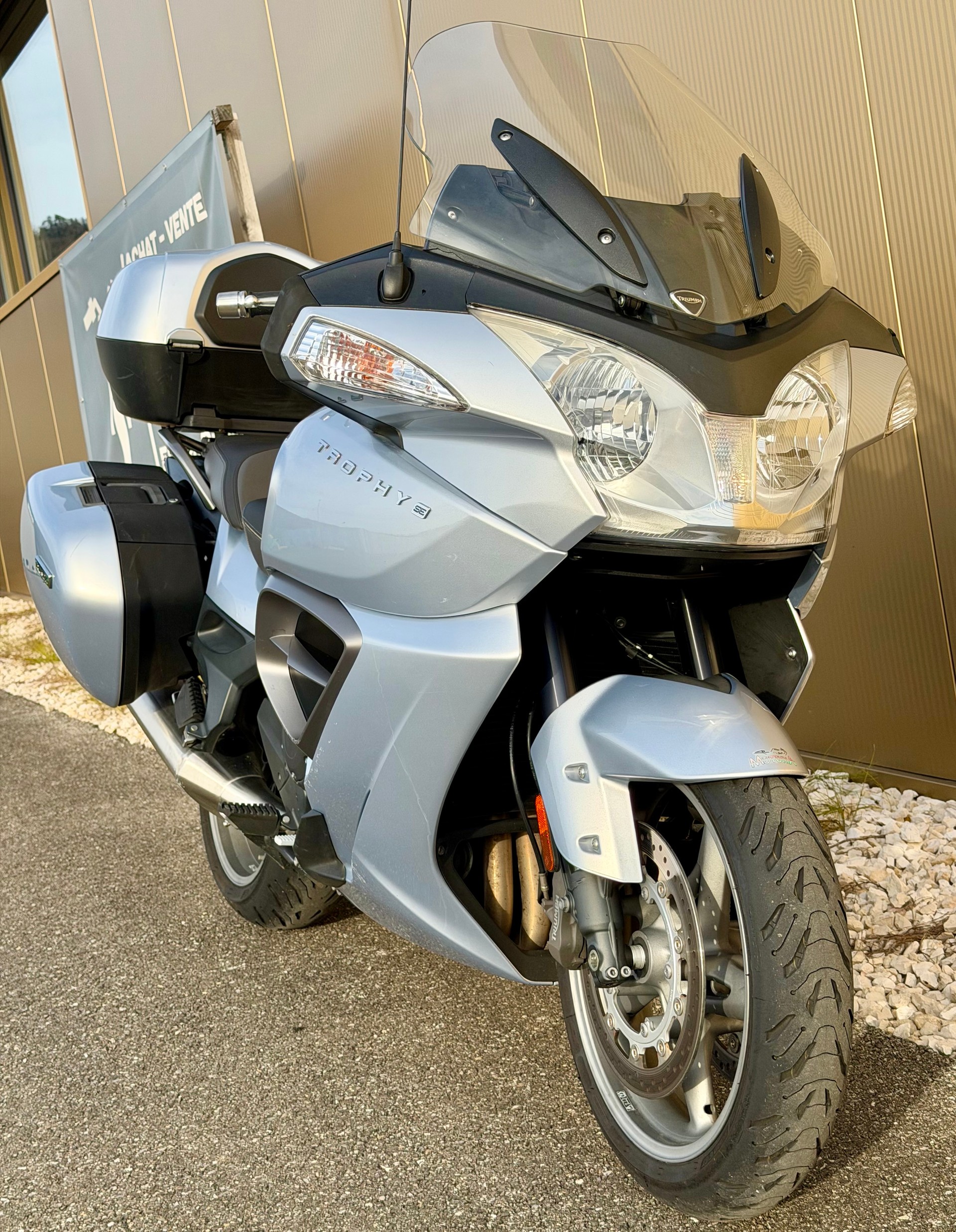TRIUMPH Trophy 1200 SE ABS-image-2