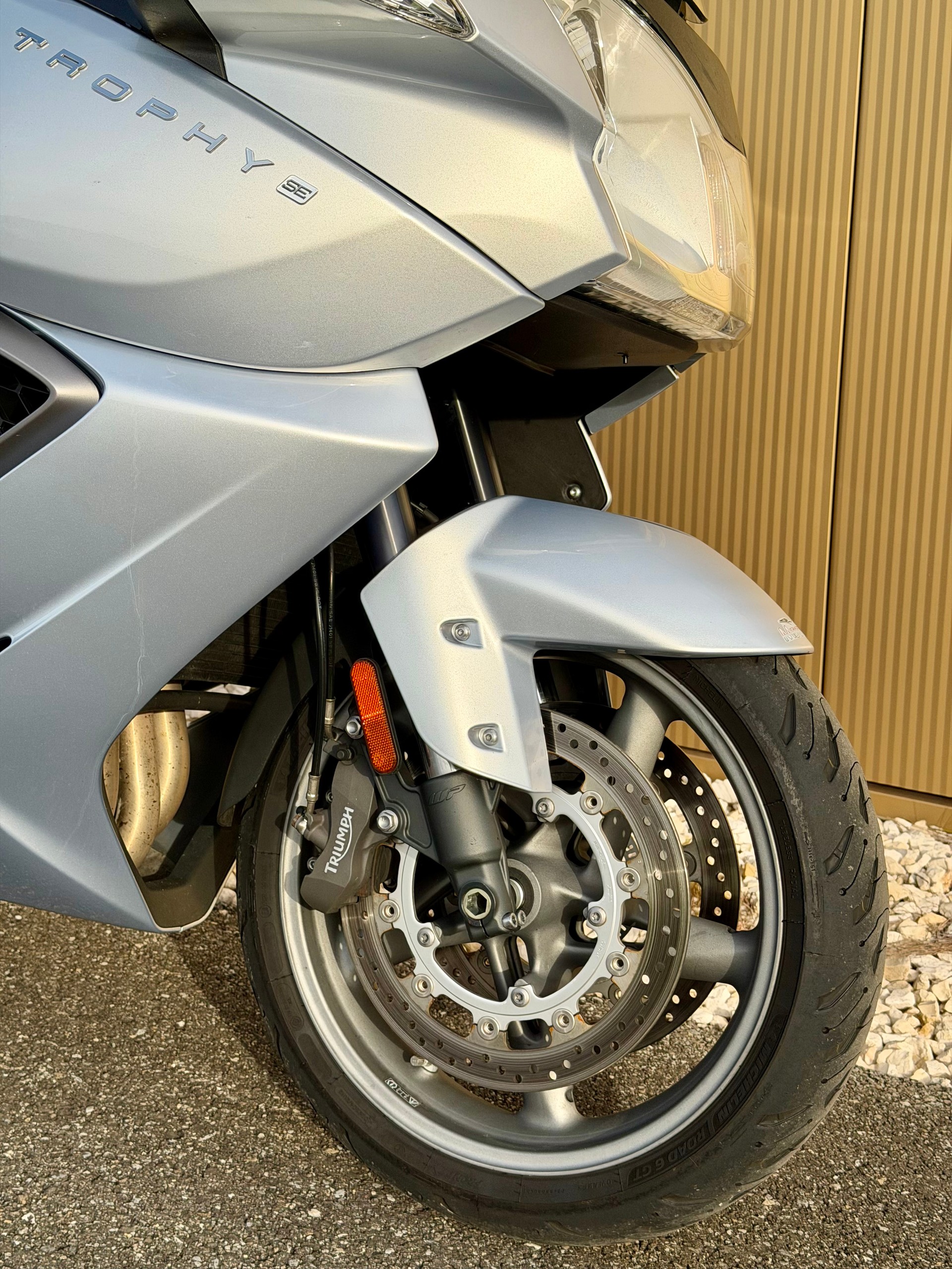 TRIUMPH Trophy 1200 SE ABS-image-1