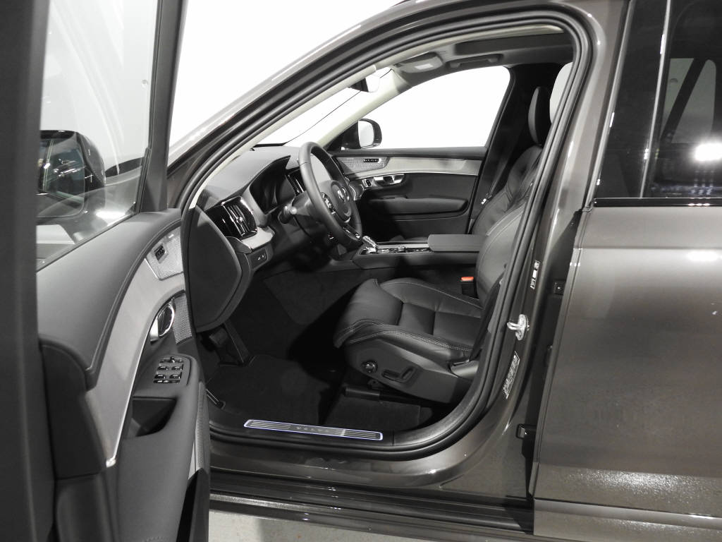 VOLVO XC90 2.0 T8 TE Ultra Dark eAWD-image-8