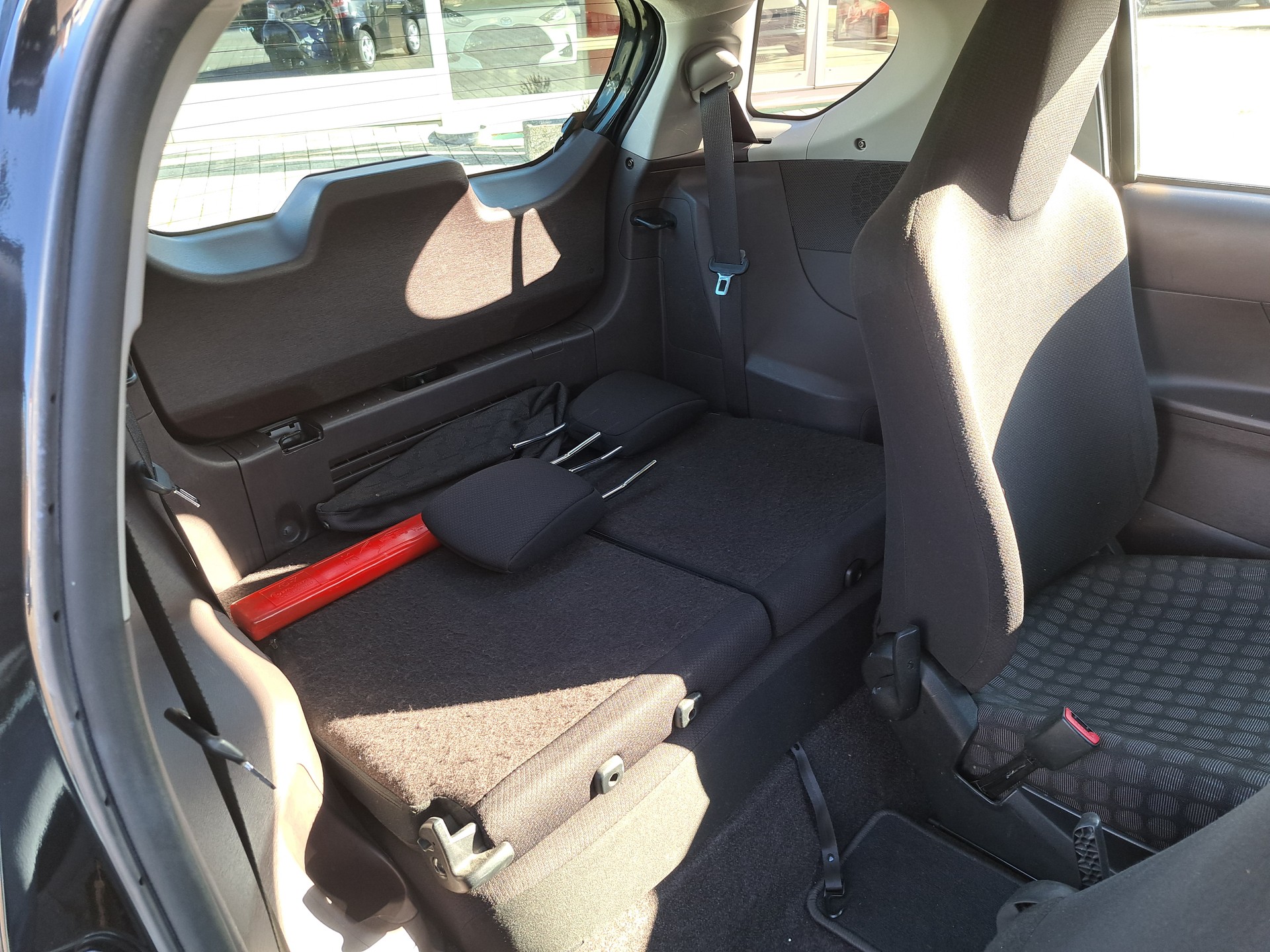 TOYOTA iQ2 1.0 VVT-i Multidrive-image-6