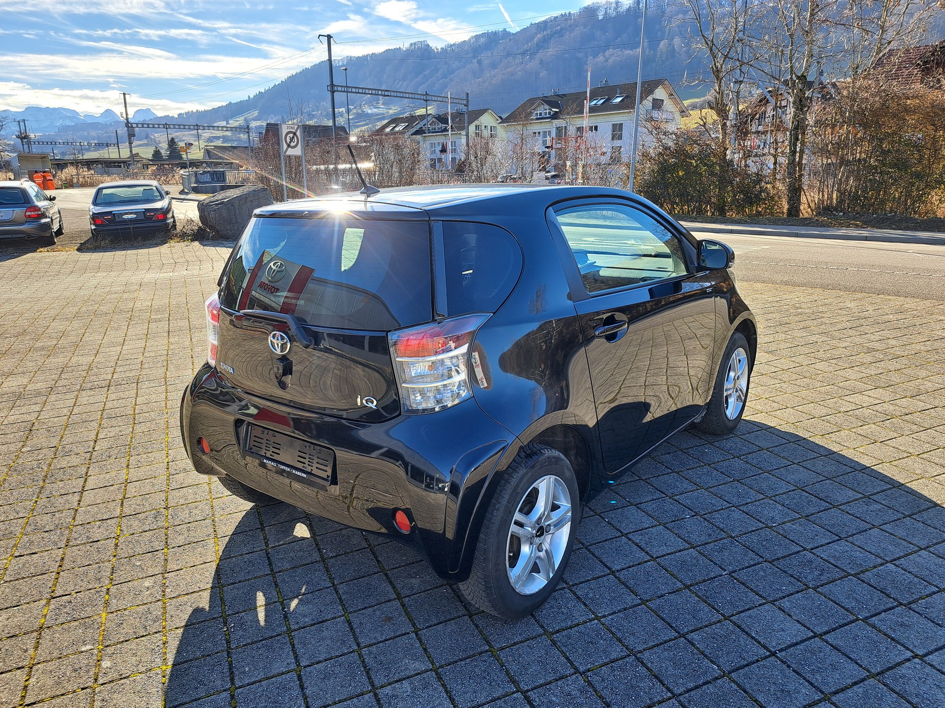 TOYOTA iQ2 1.0 VVT-i Multidrive-image-7