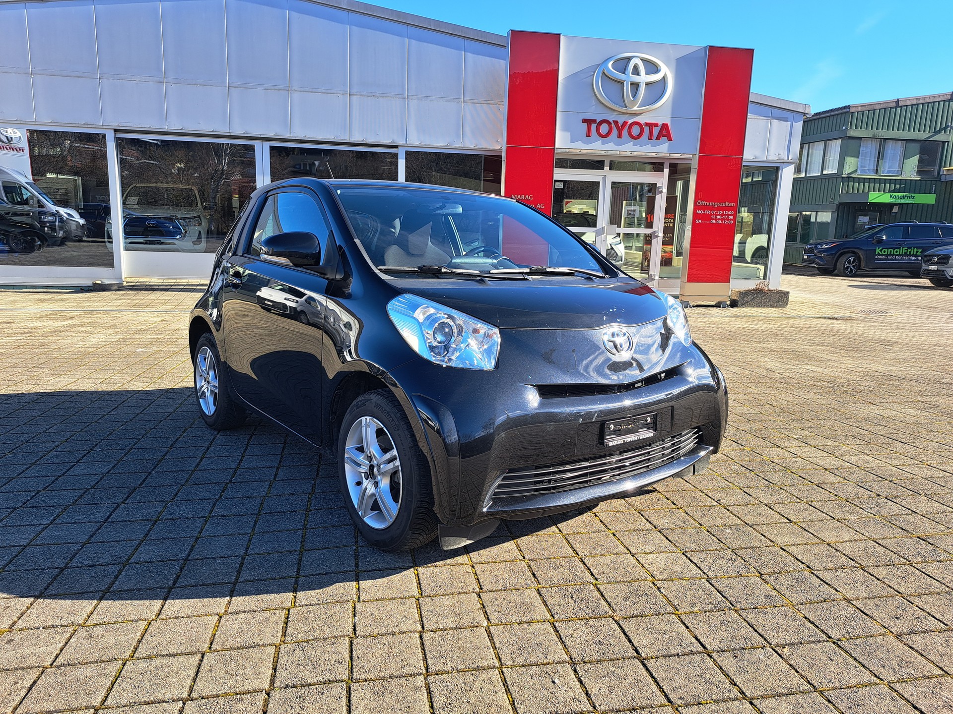 TOYOTA iQ2 1.0 VVT-i Multidrive-image-2