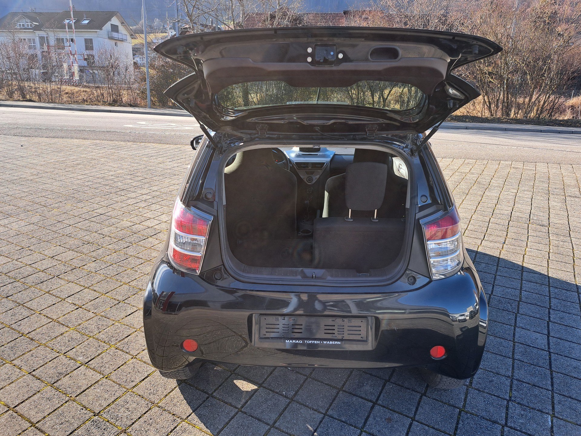 TOYOTA iQ2 1.0 VVT-i Multidrive-image-8