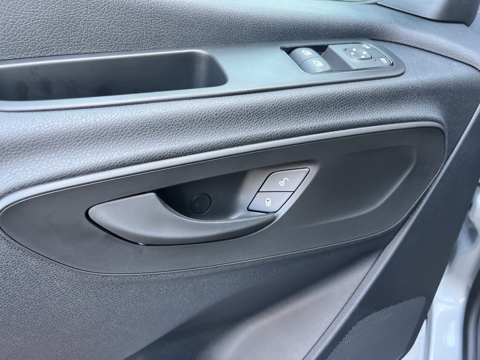 MERCEDES-BENZ Sprinter 319 CDI PRO CH 3665mm S-image-9
