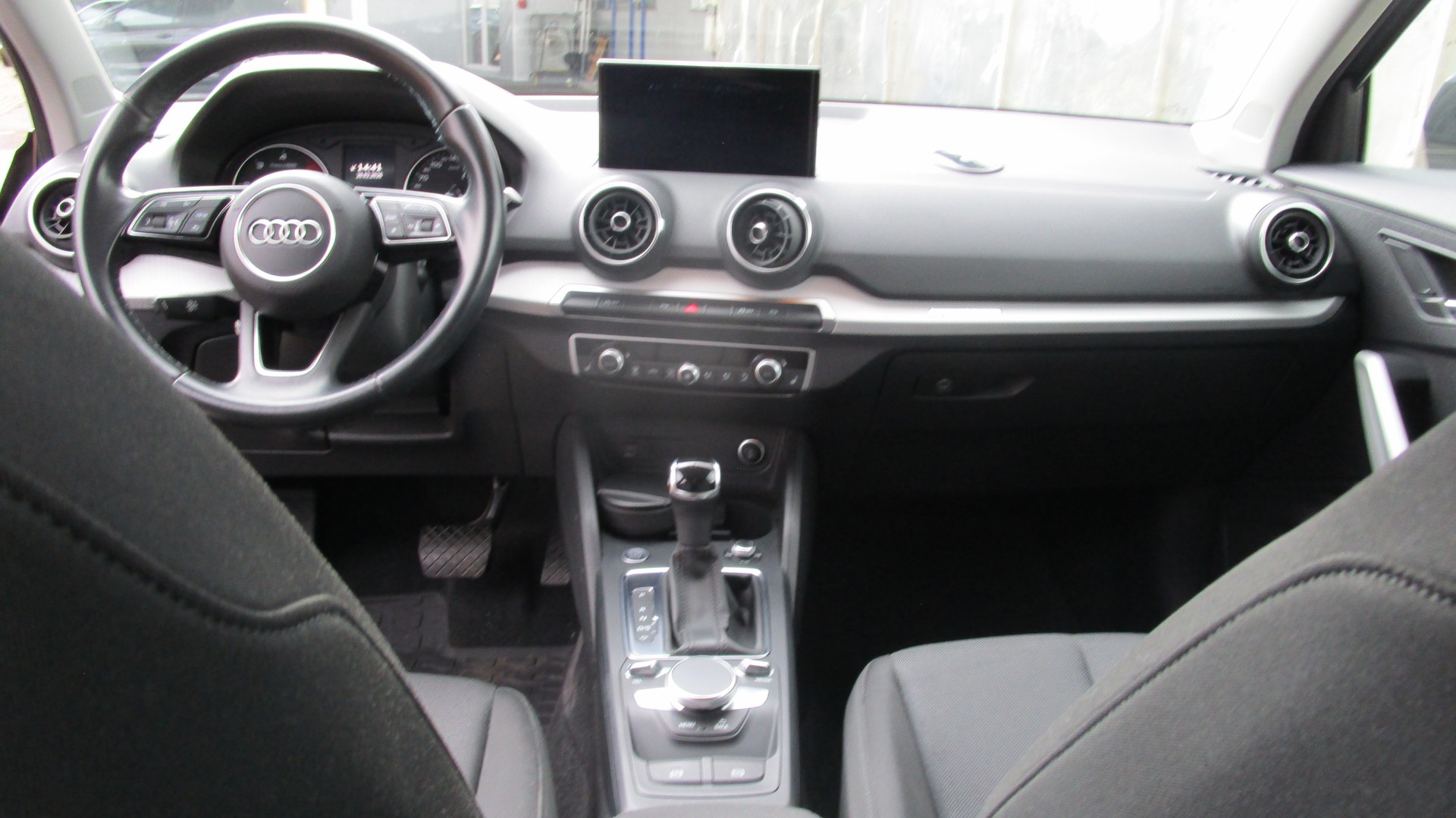 AUDI Q2 35 TDI advanced quattro S-tronic-image-7